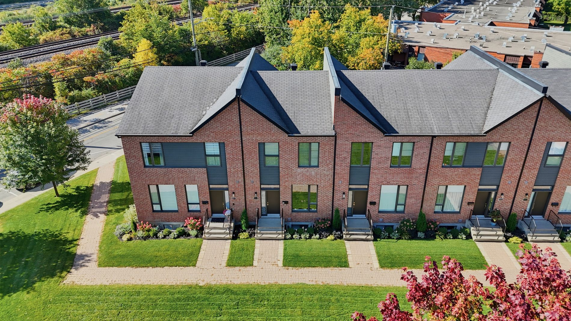MLS: 26345908