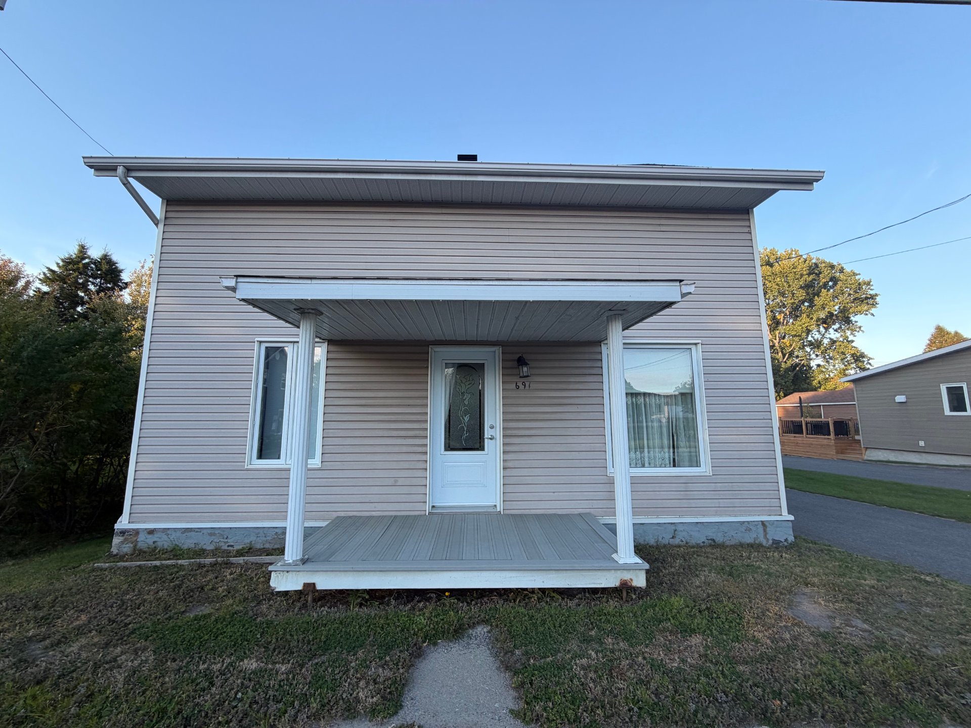 MLS: 27352692