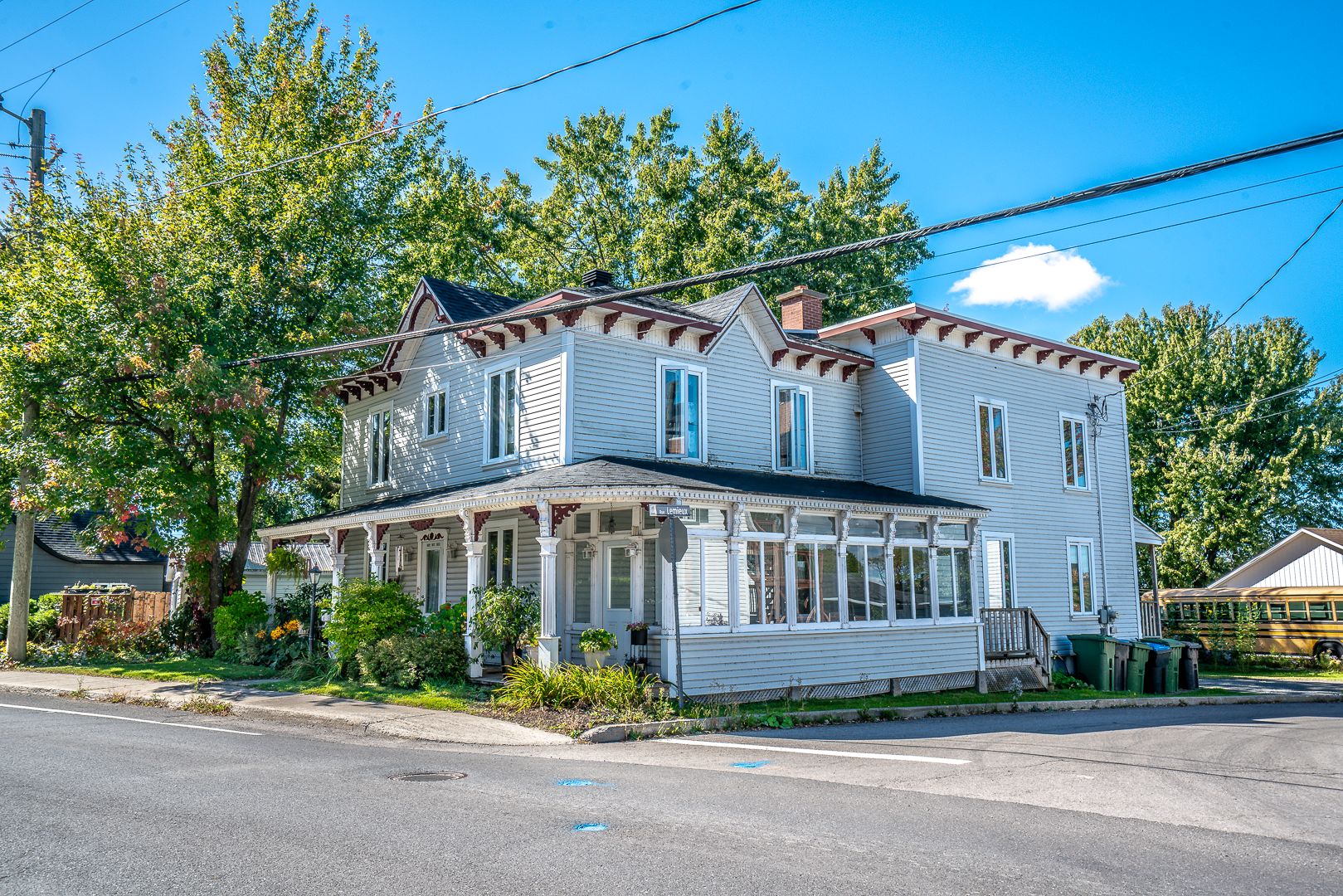 MLS: 9377643