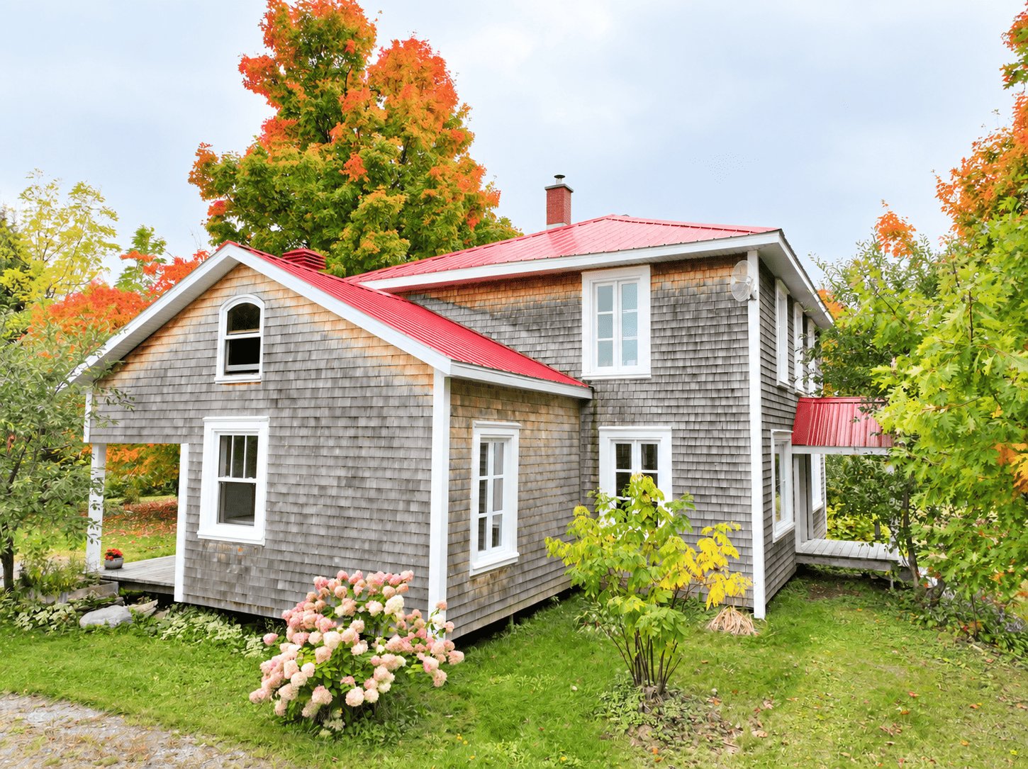 MLS: 27960856
