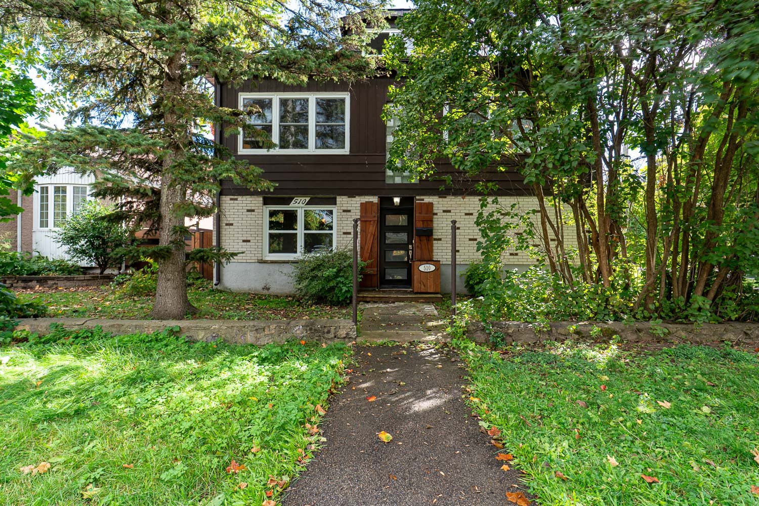 MLS: 21045826
