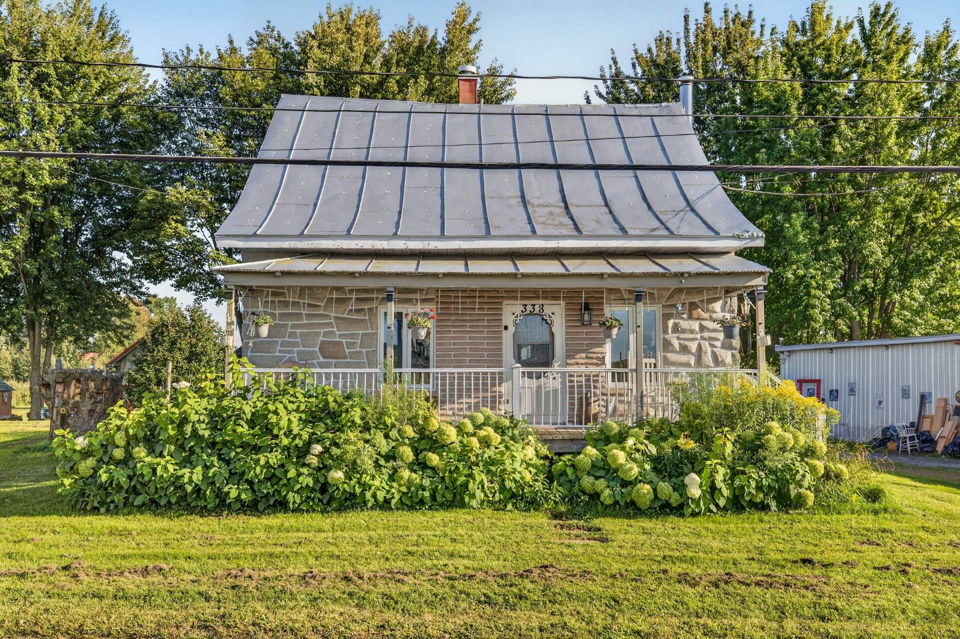 MLS: 16227954