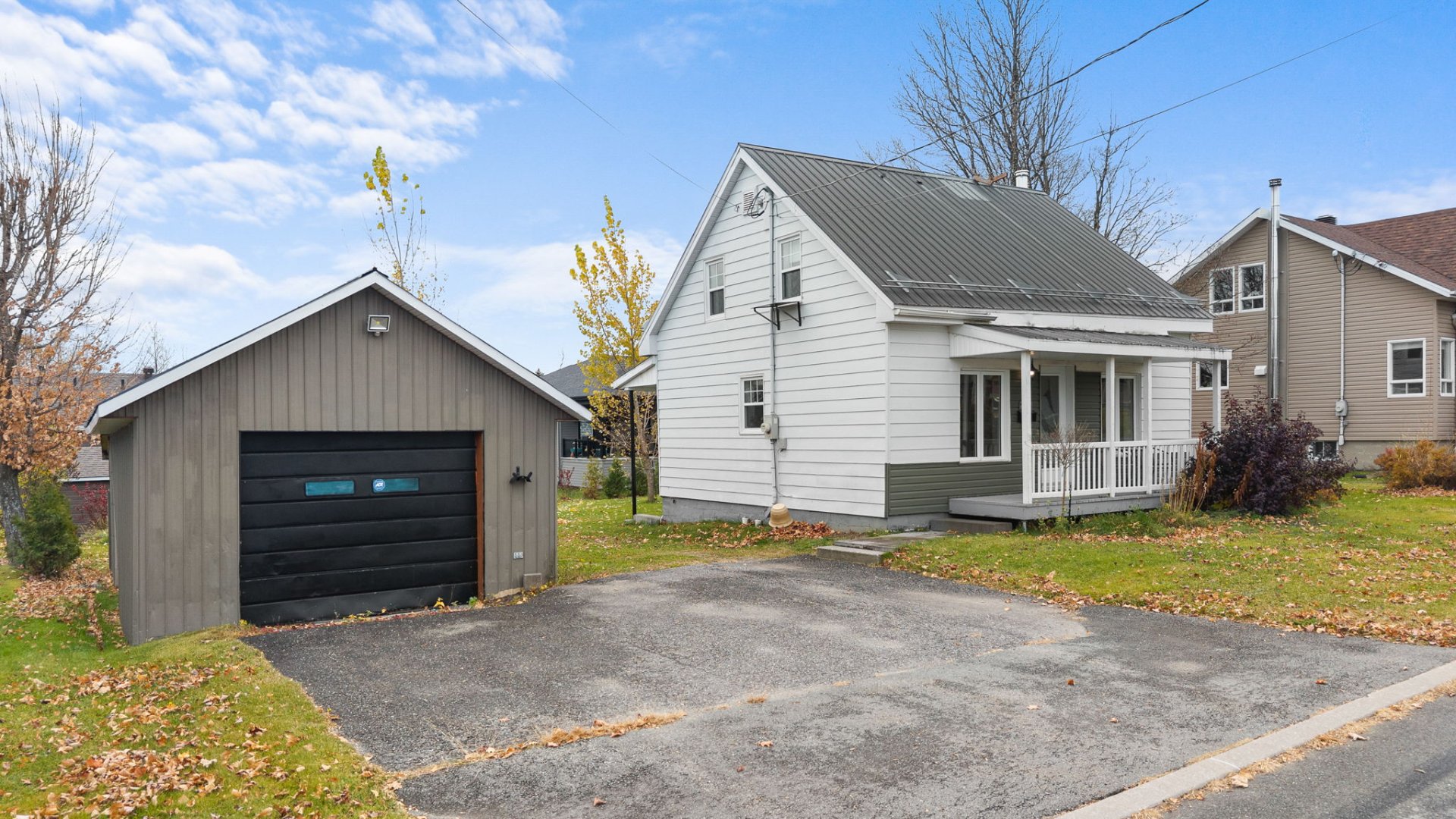 MLS: 25861106