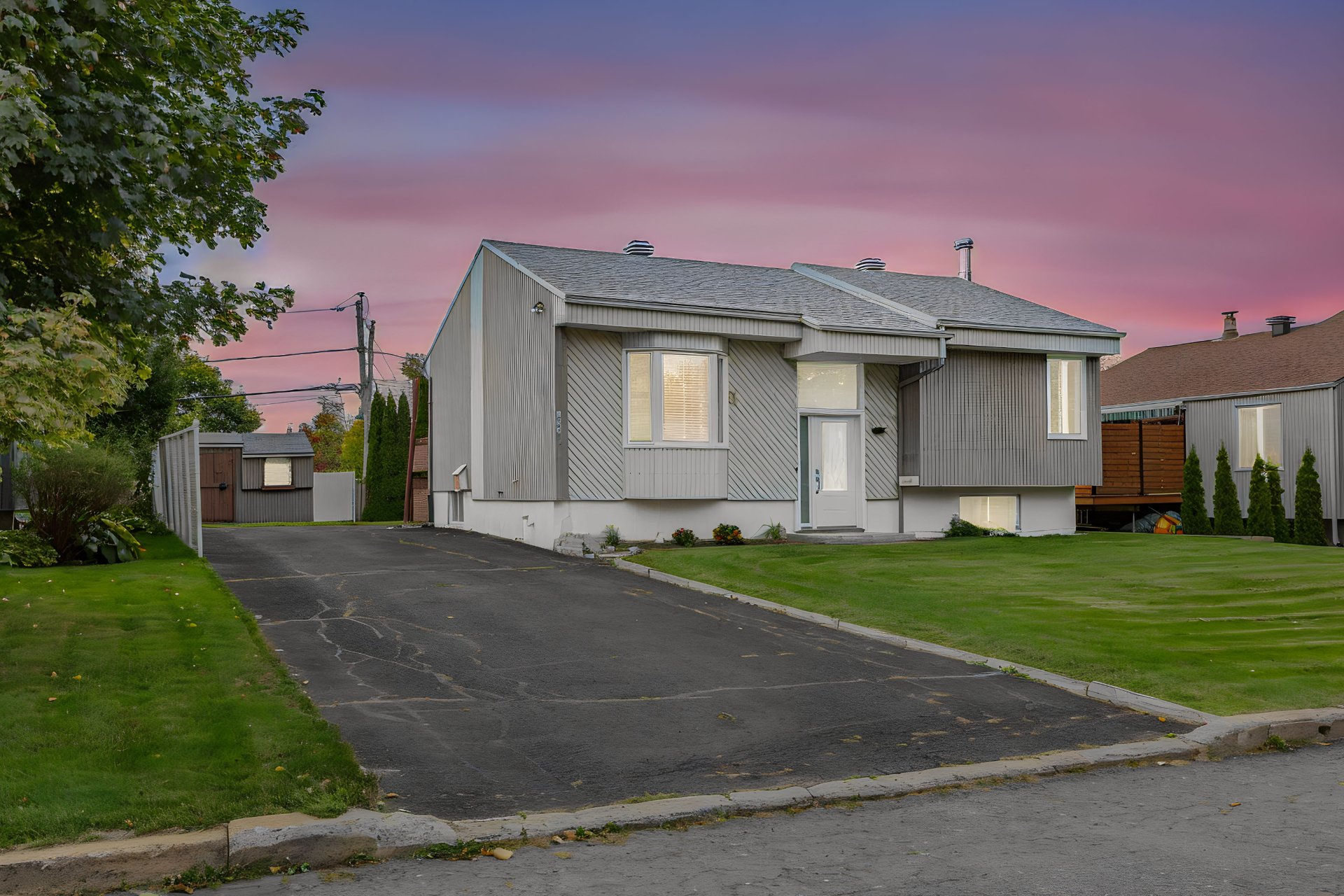 MLS: 25947345