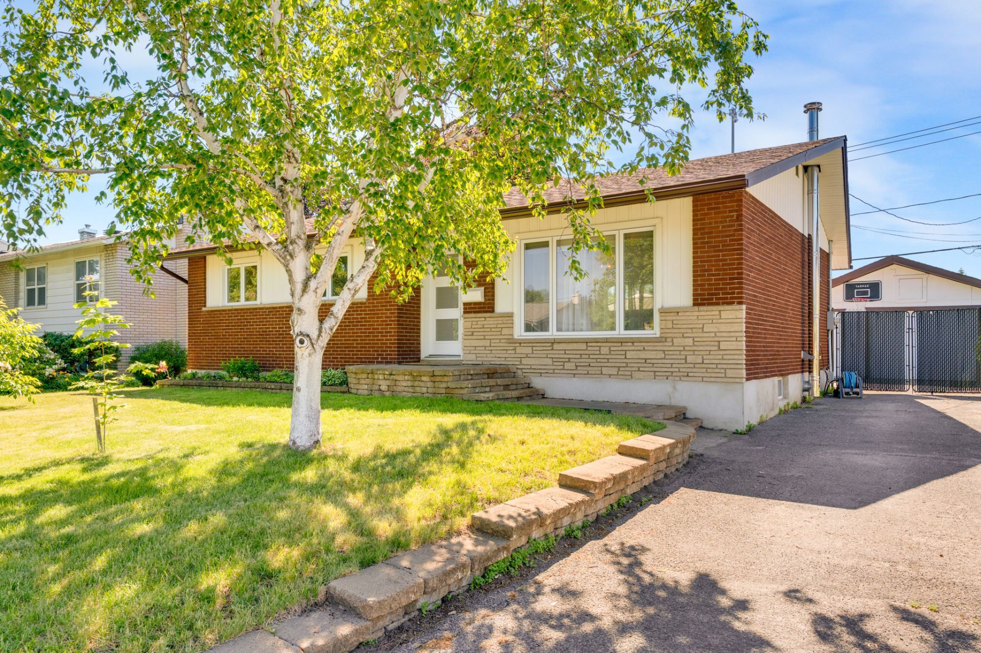 MLS: 14861154