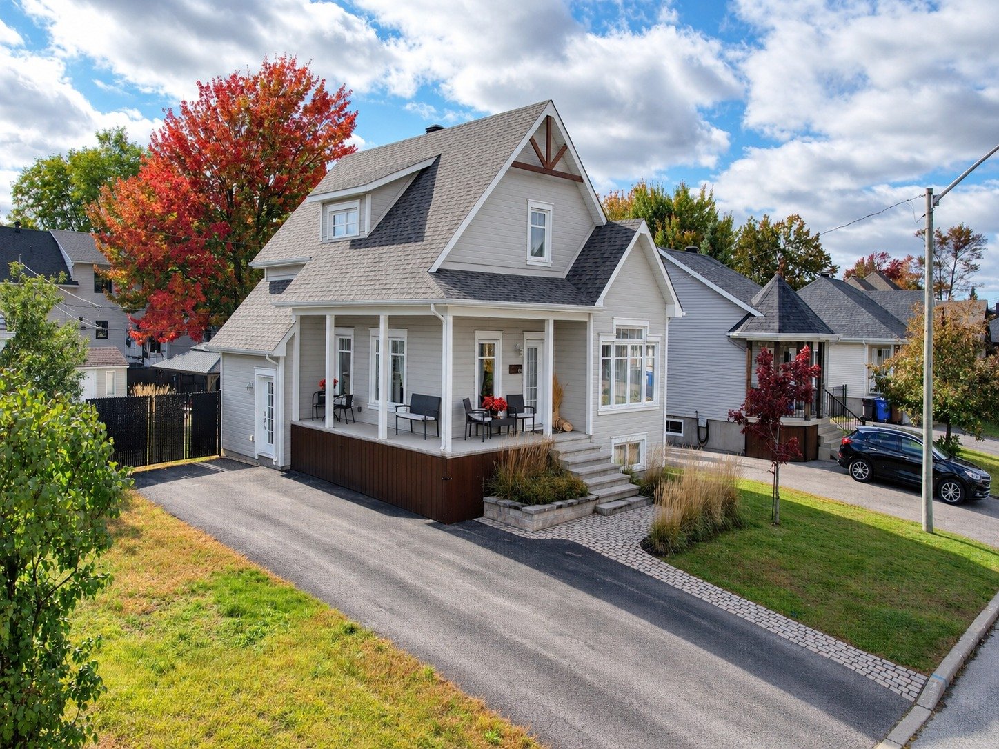MLS: 23898463