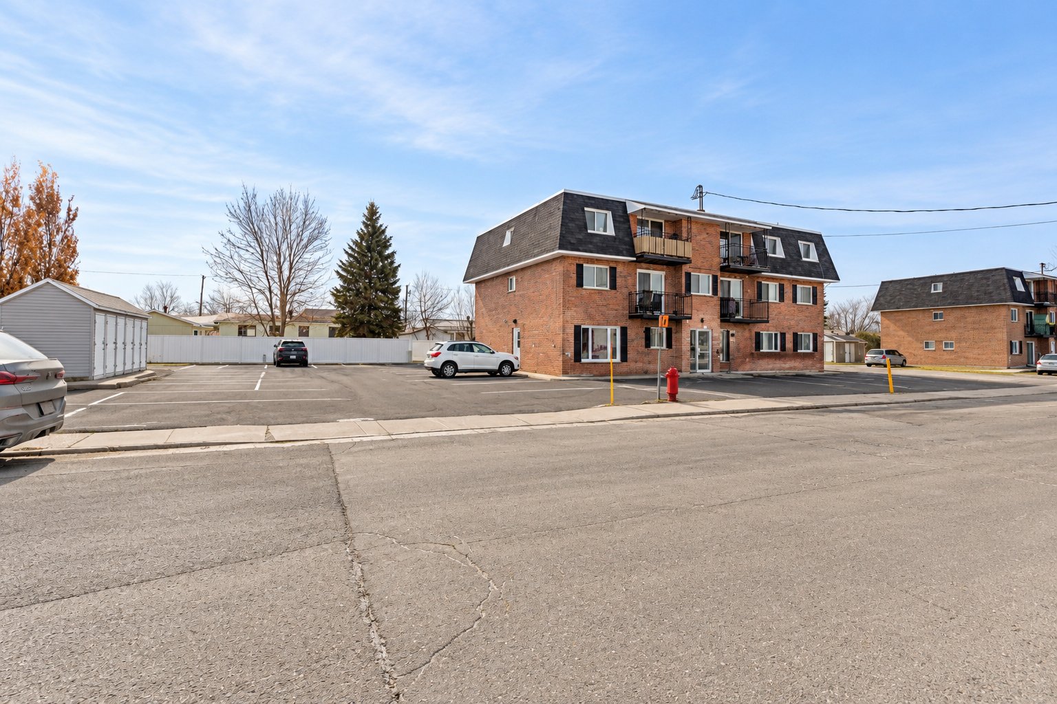 MLS: 25057244