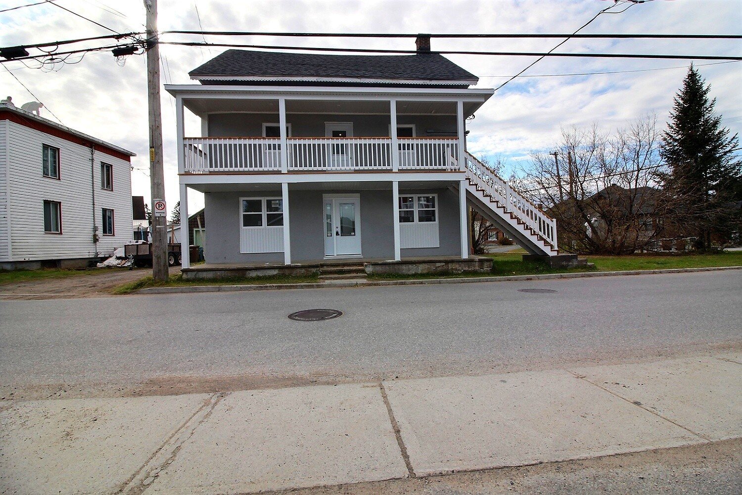 MLS: 22811685