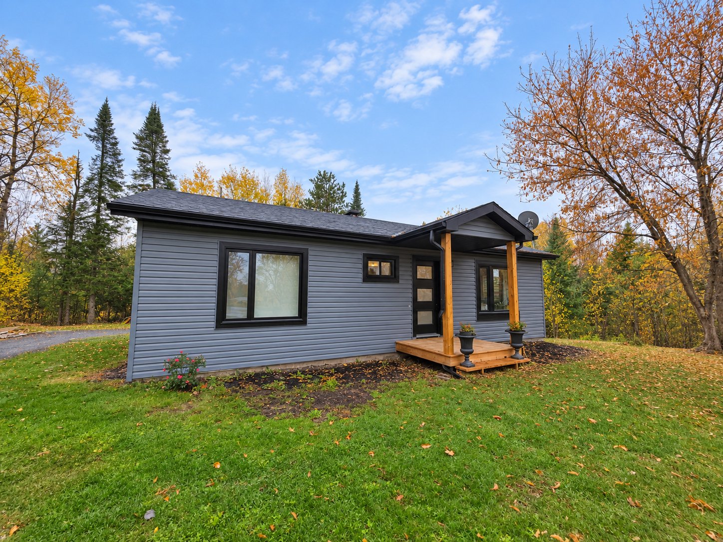 MLS: 23352955