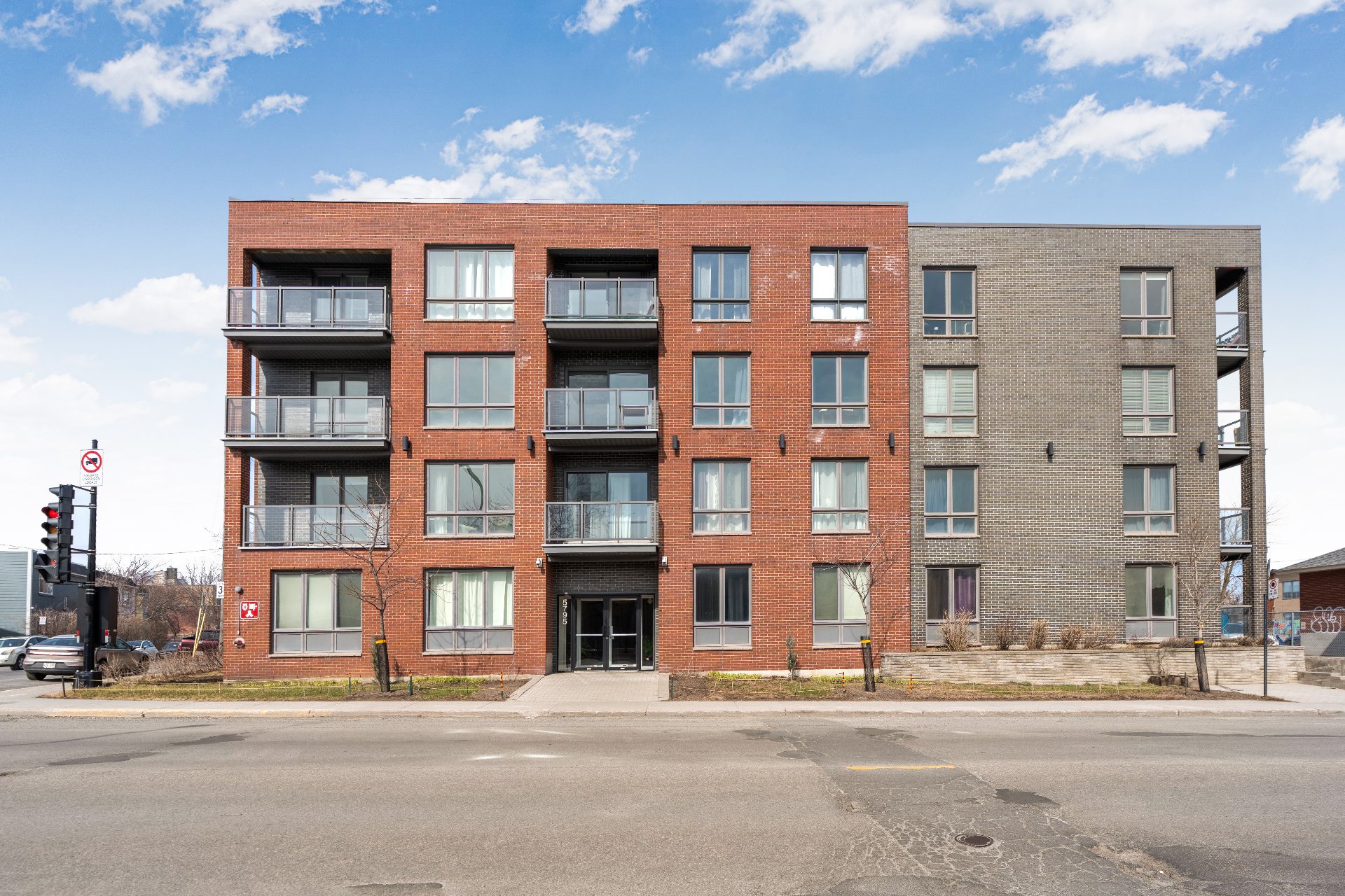 MLS: 28649525