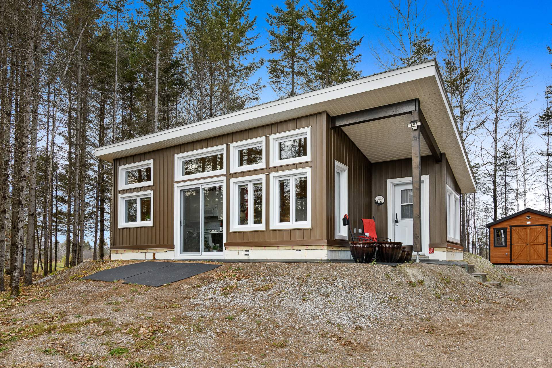 MLS: 22960673