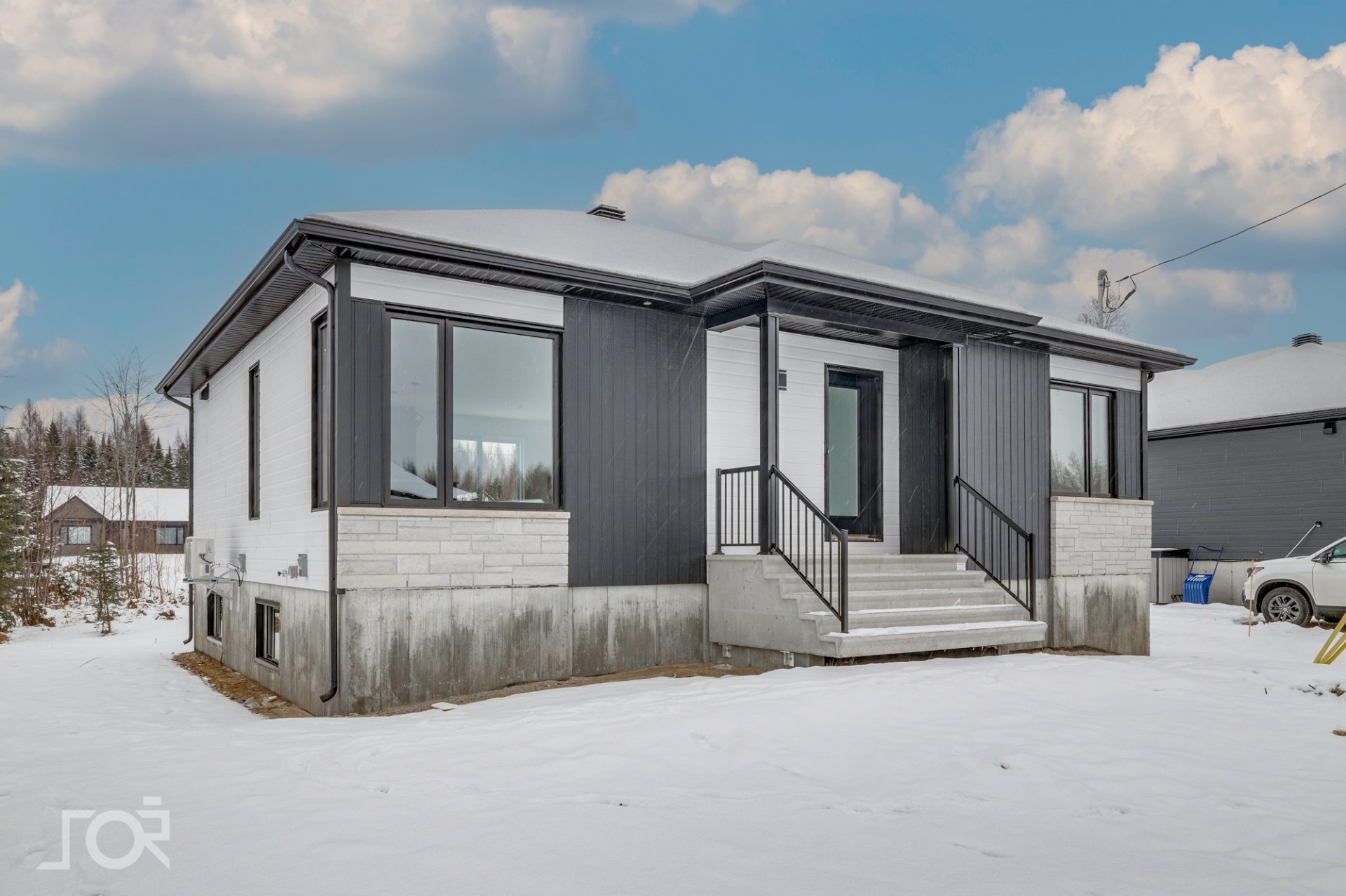MLS: 23375806