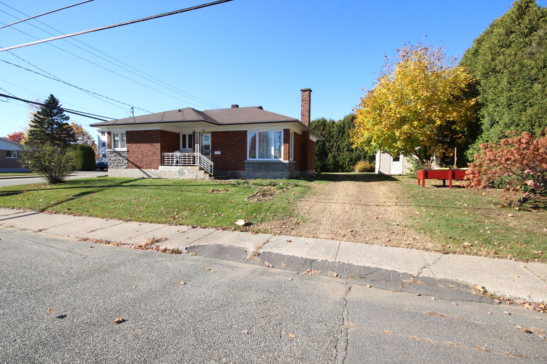 MLS: 15990945