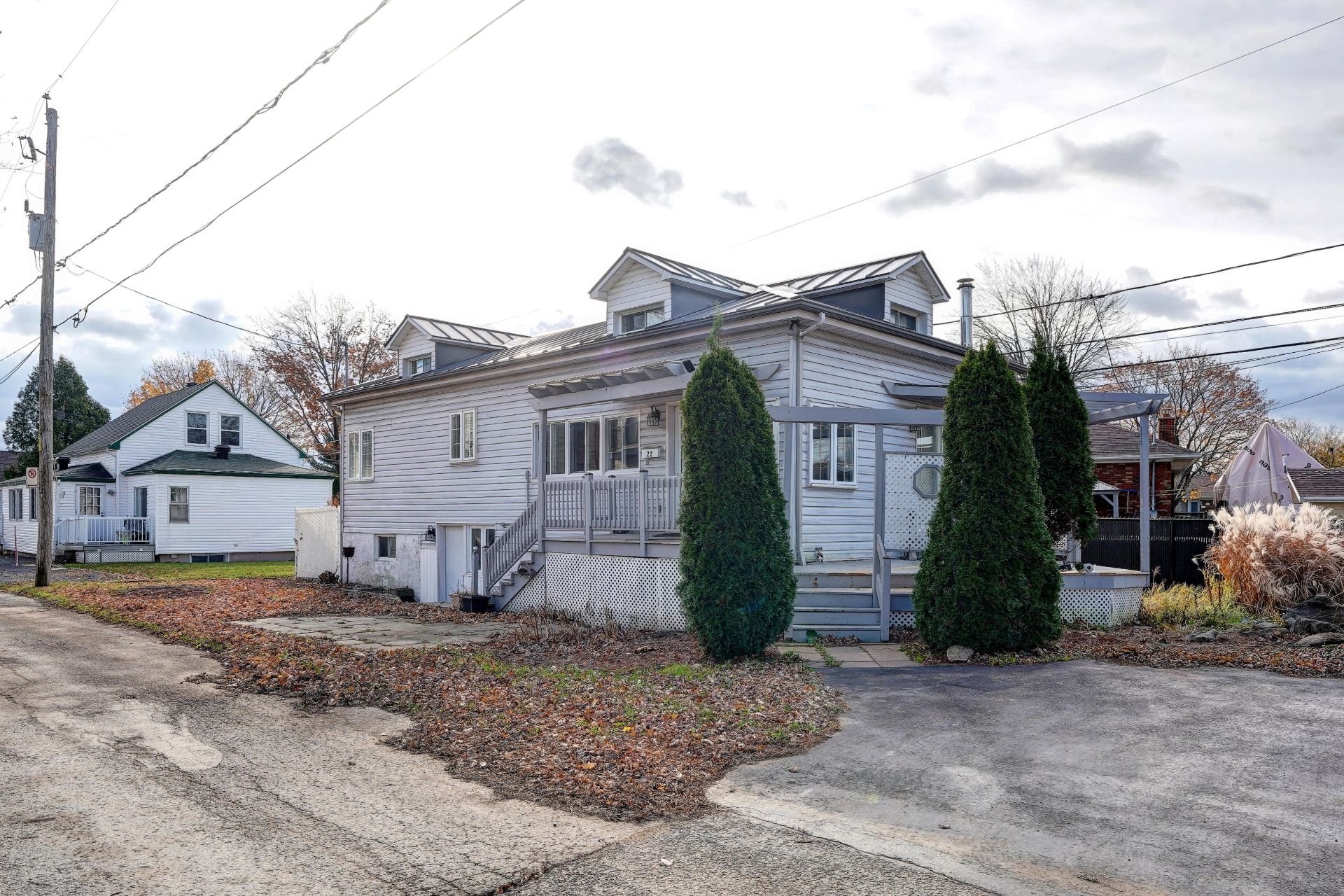 MLS: 27895507