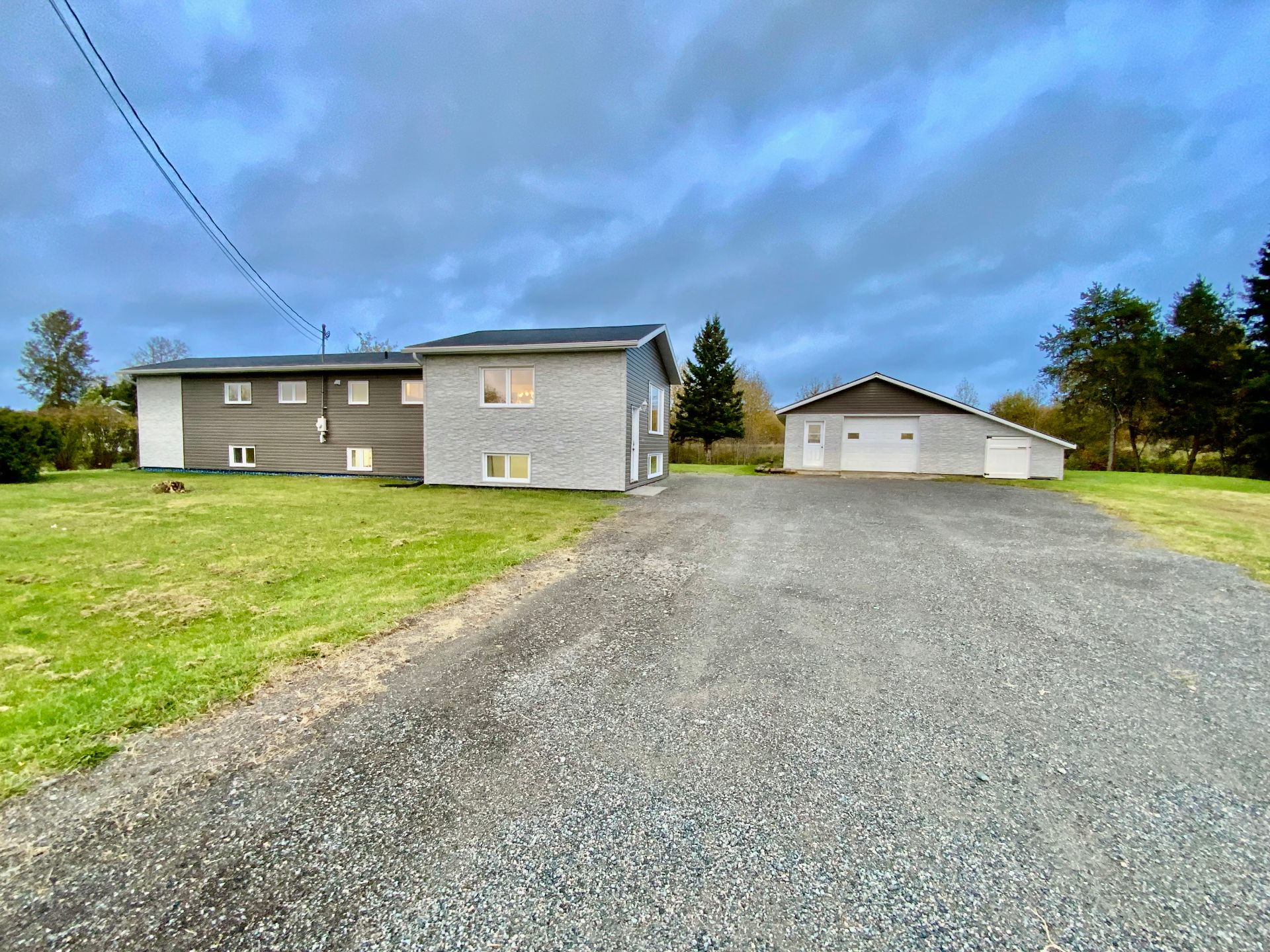 MLS: 22940834