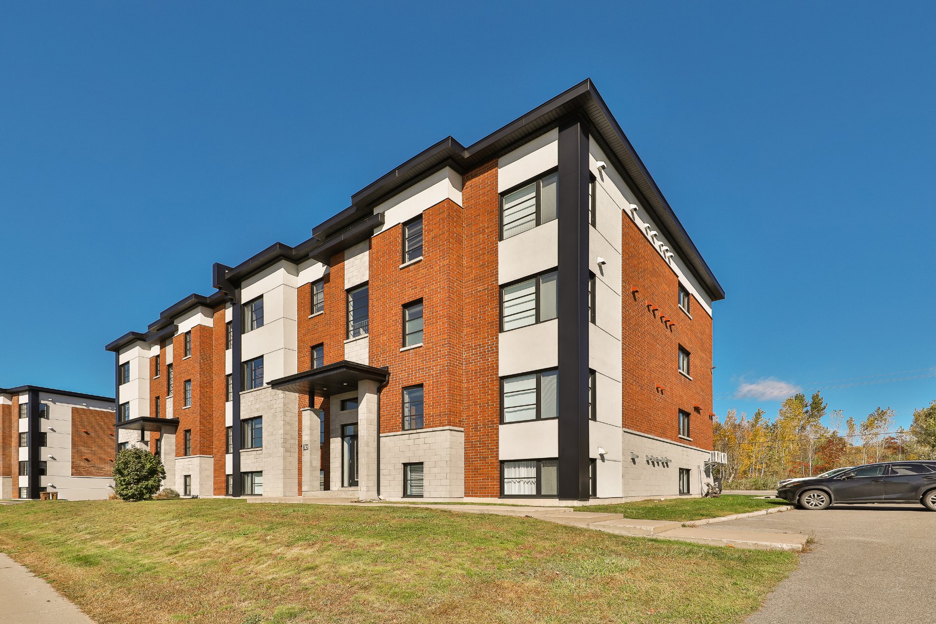 MLS: 24805451