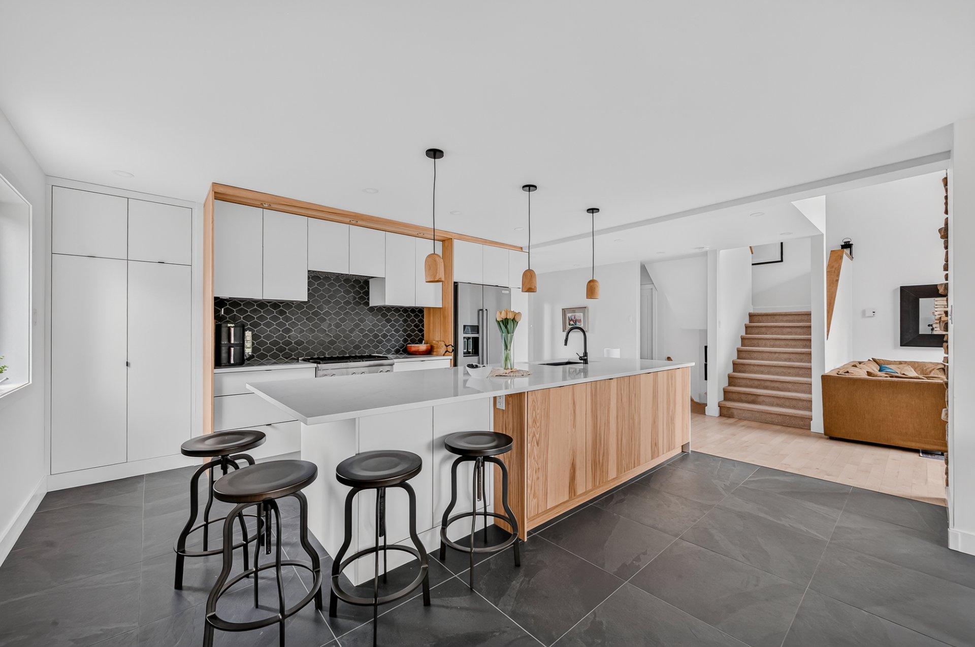 MLS: 18676031