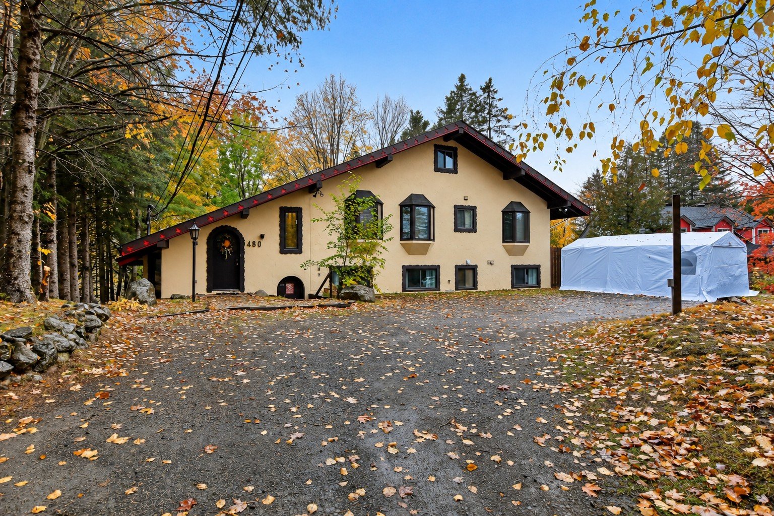 MLS: 27307643