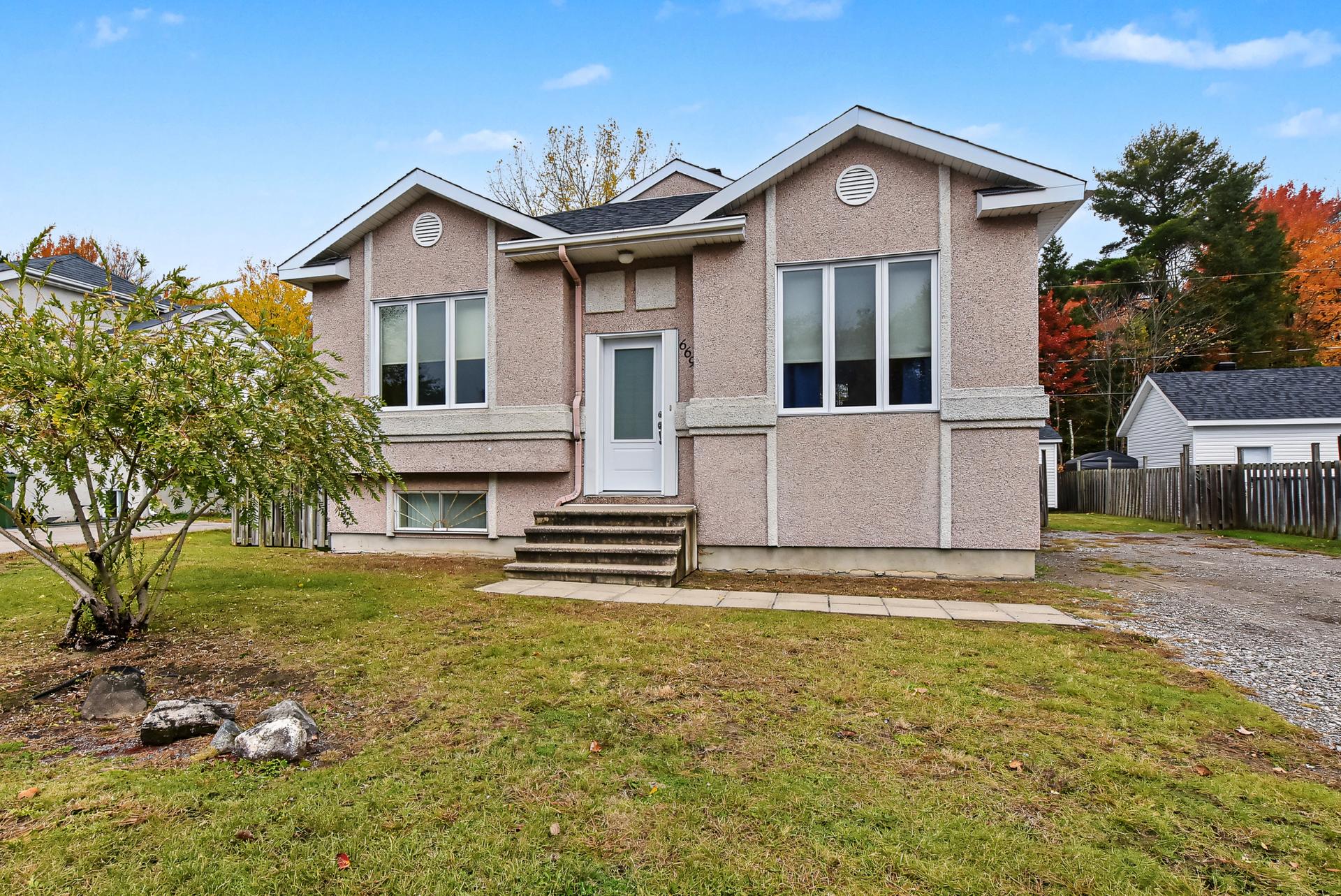 MLS: 25923450