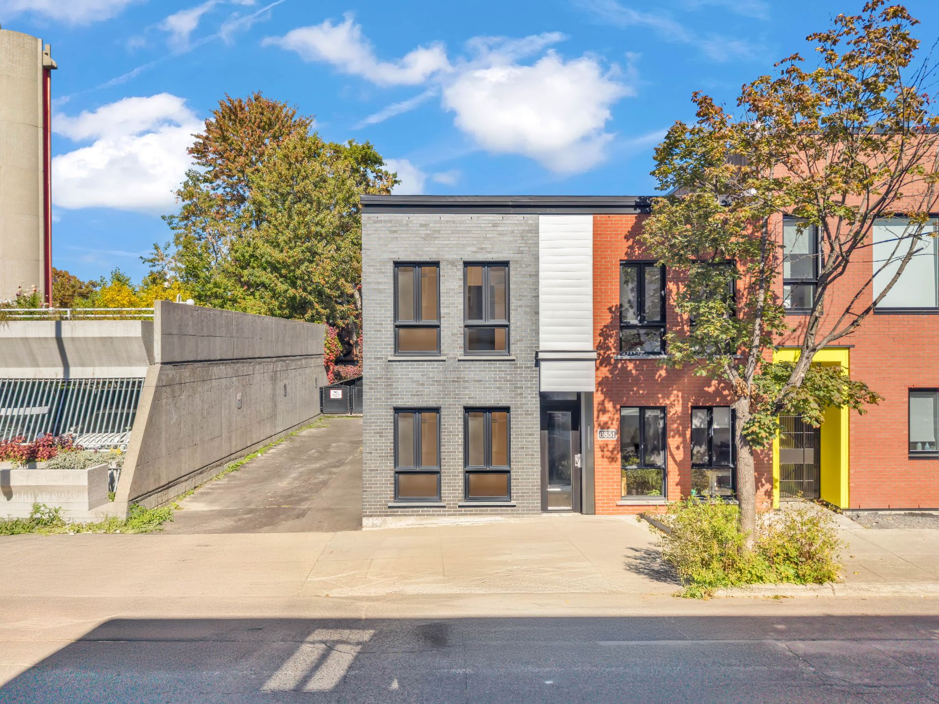 MLS: 21279677