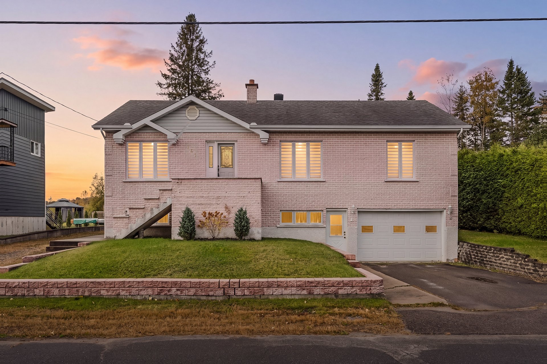 MLS: 21676433