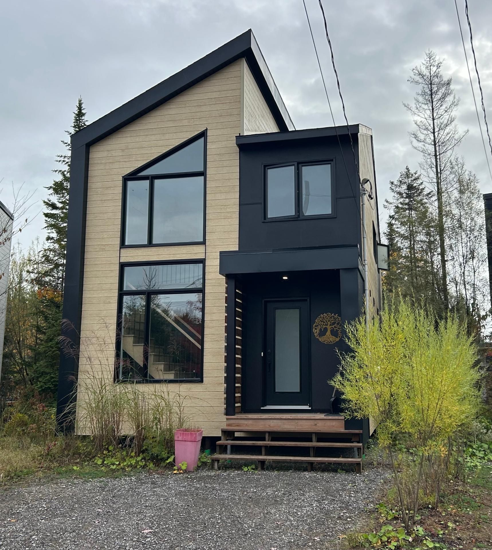 MLS: 22729861