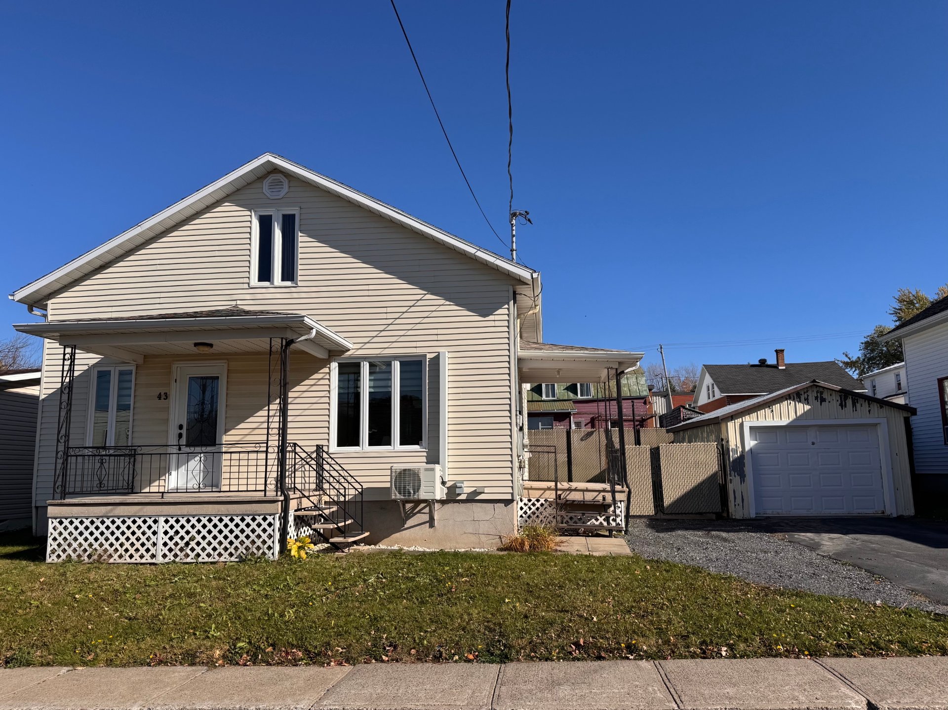 MLS: 21742447