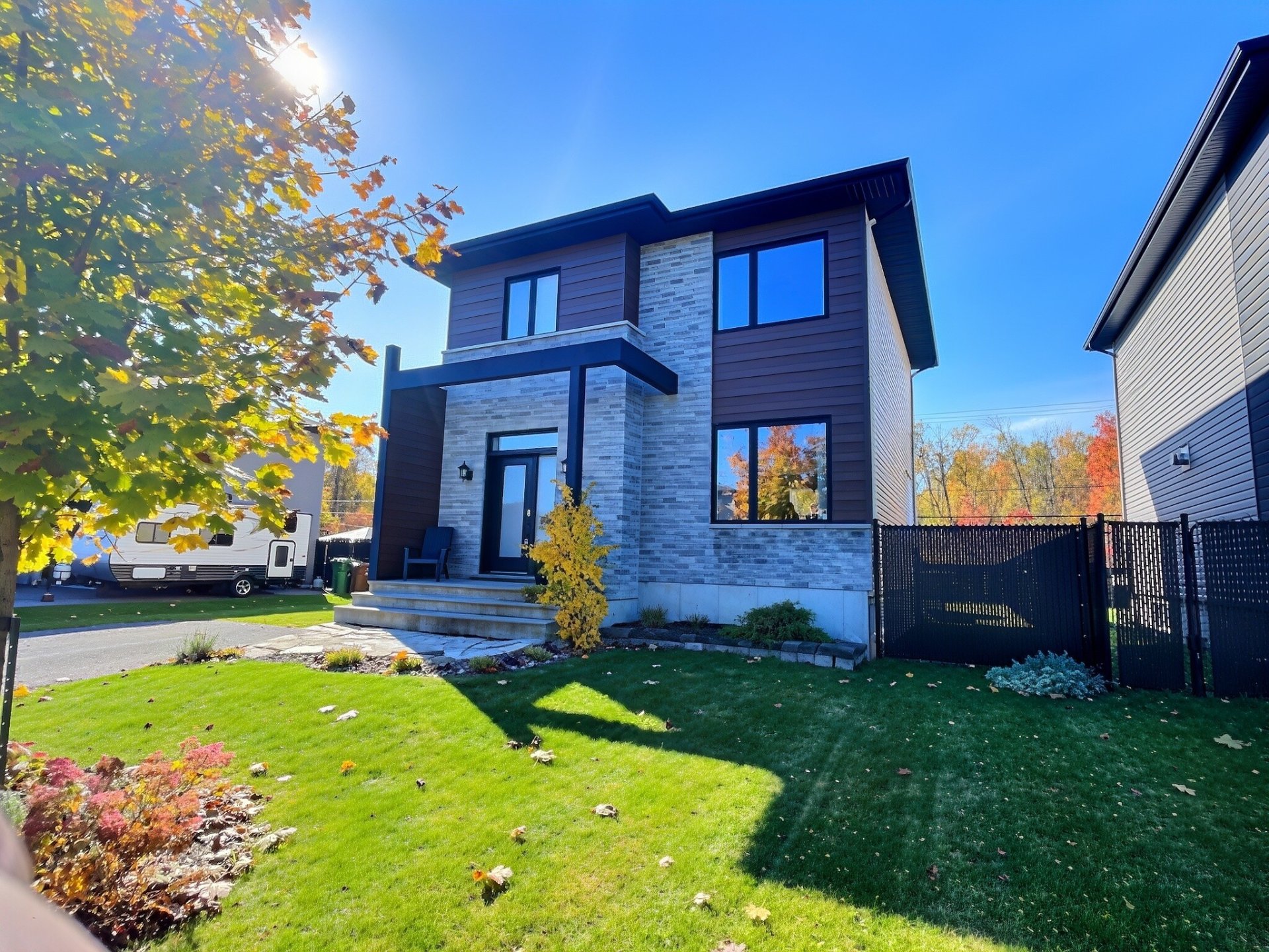 MLS: 28819546