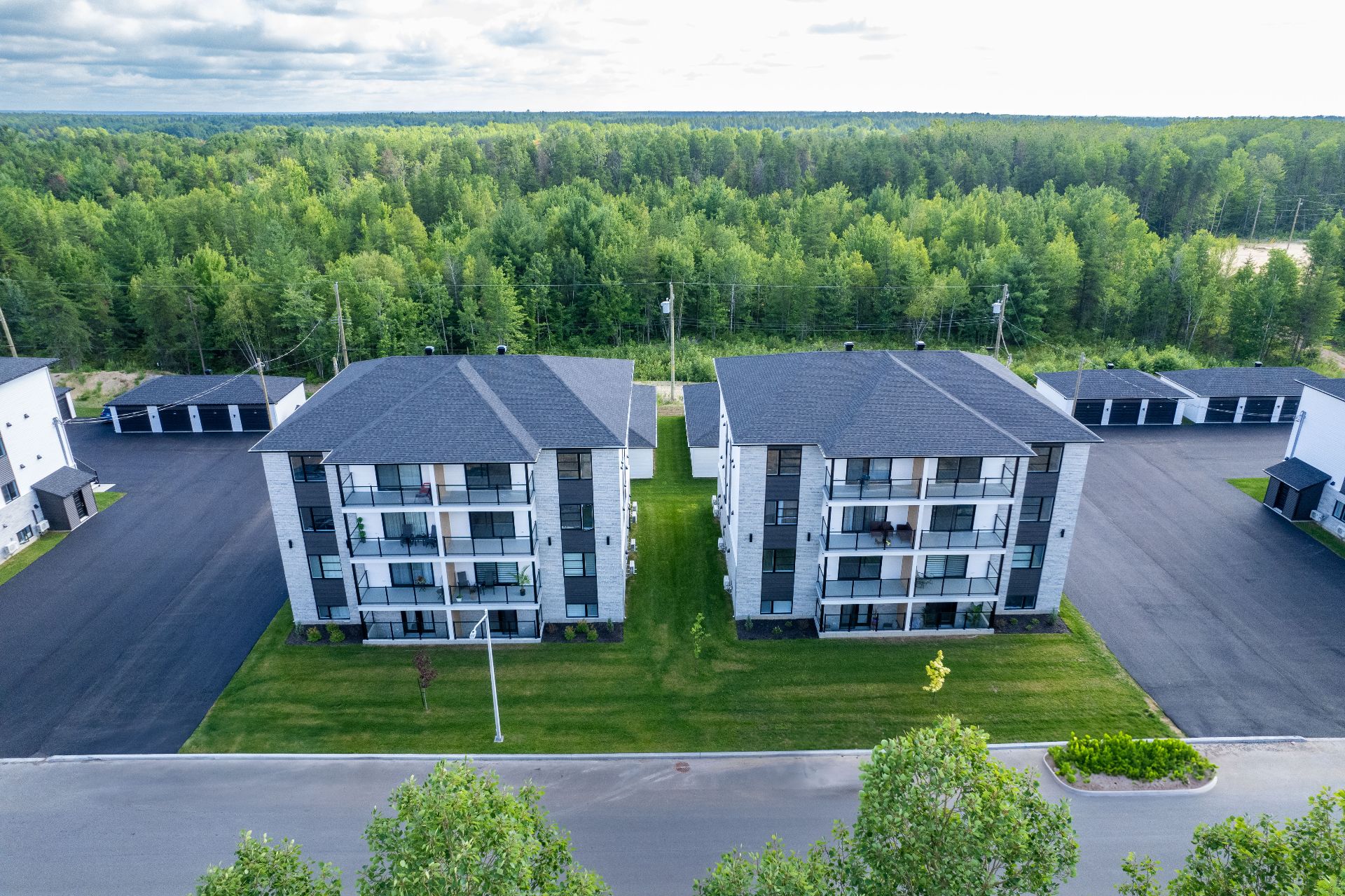 MLS: 23560856