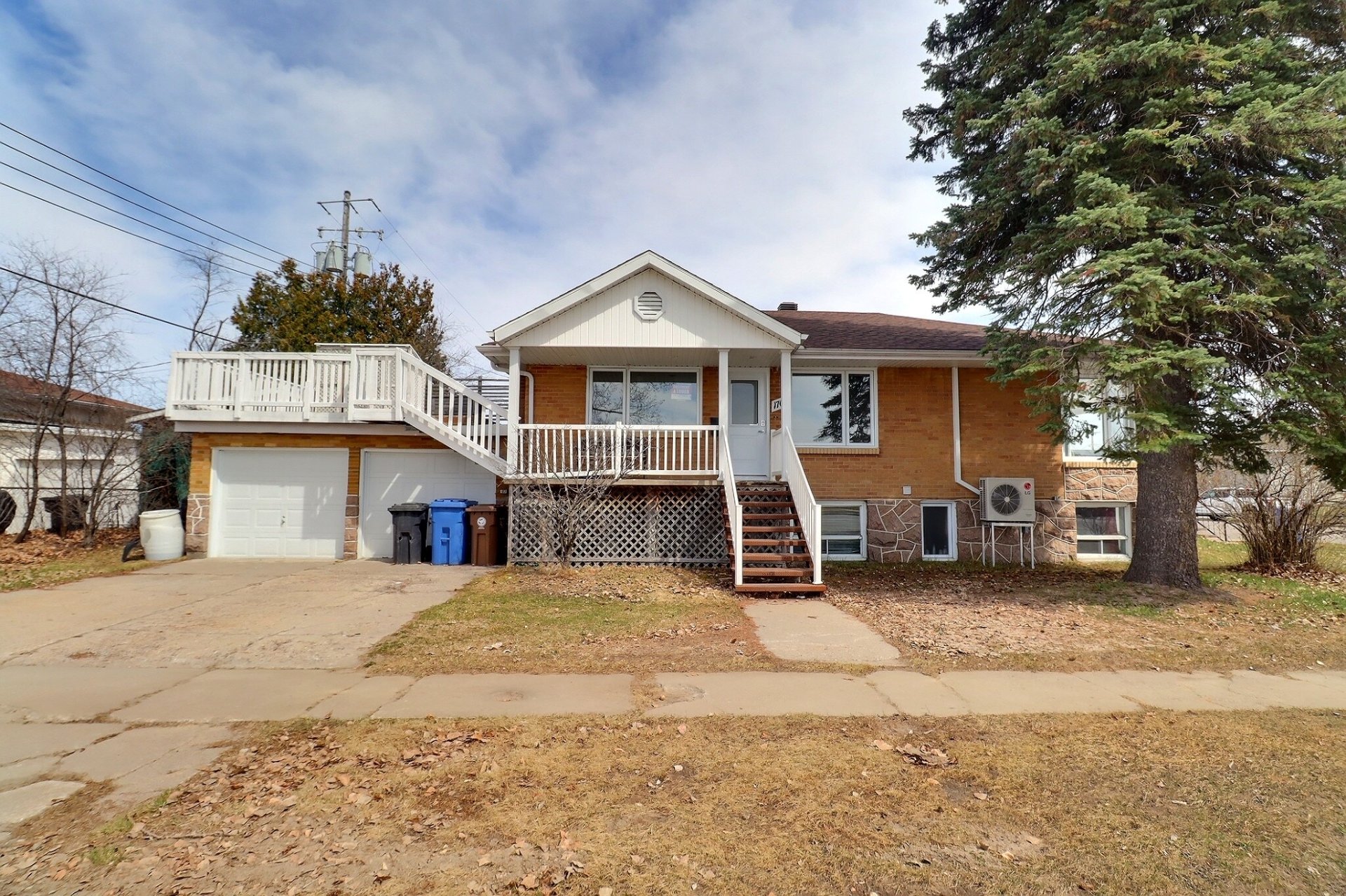 MLS: 24588695