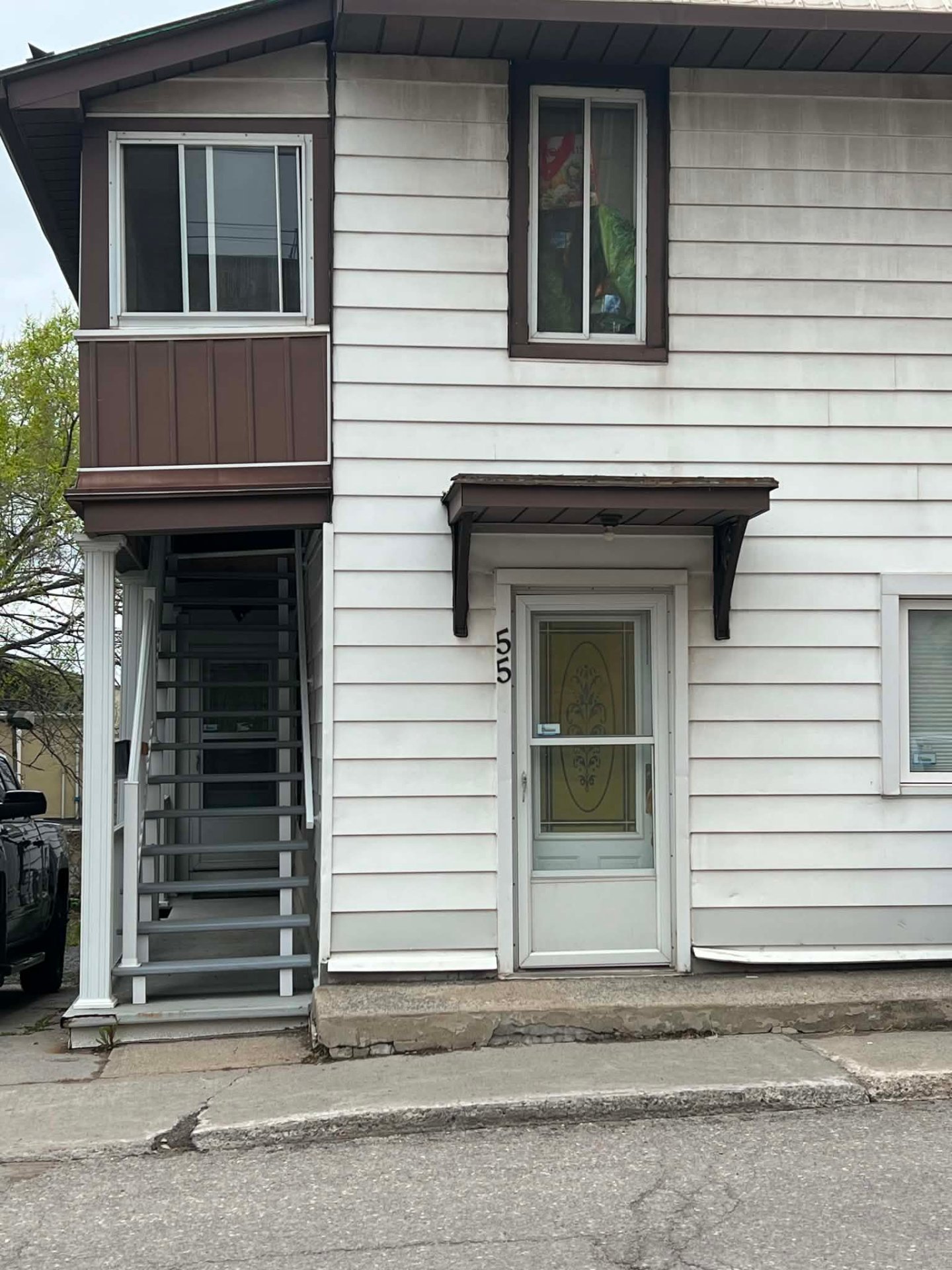 MLS: 27974762