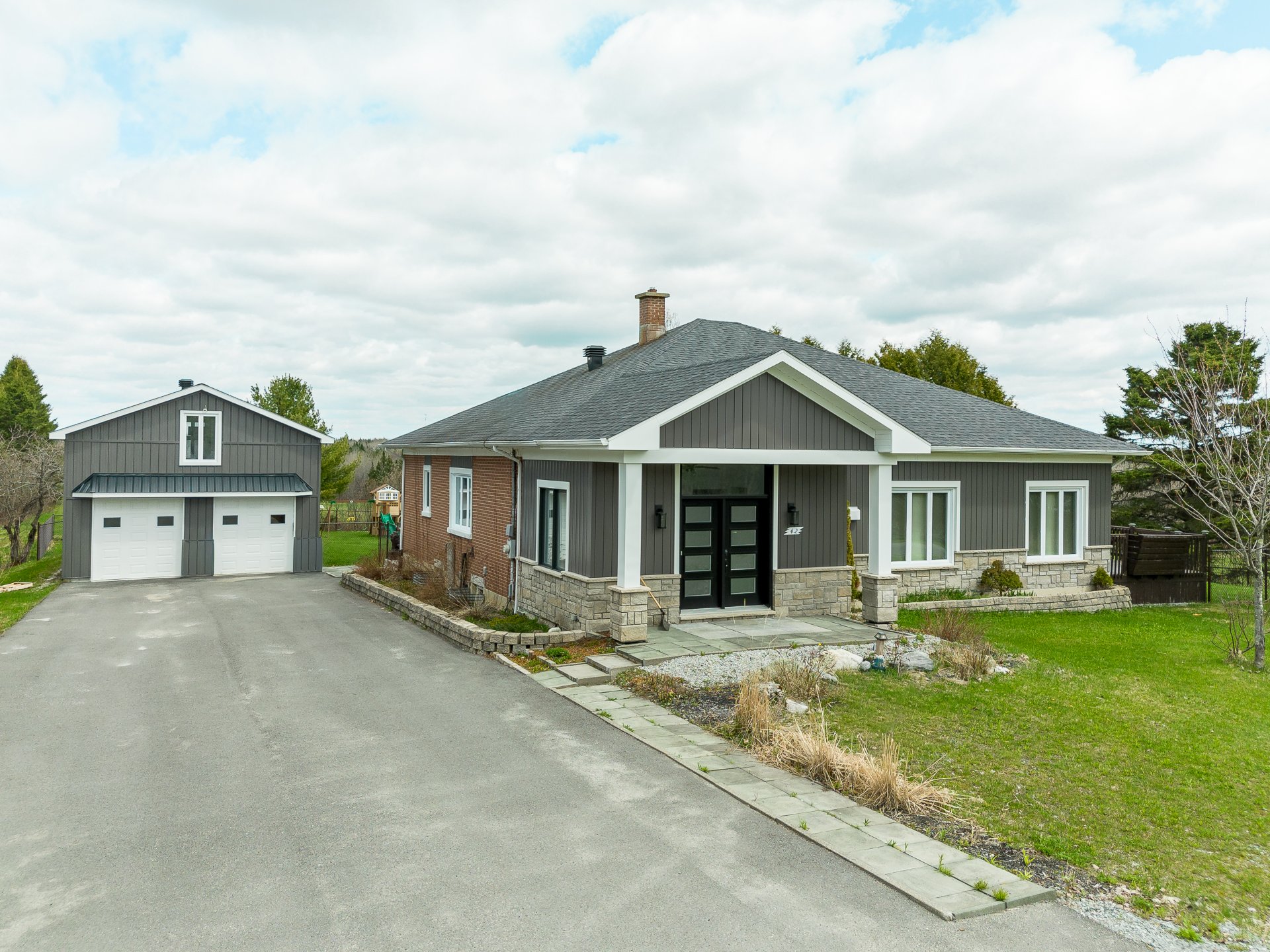 MLS: 27523058