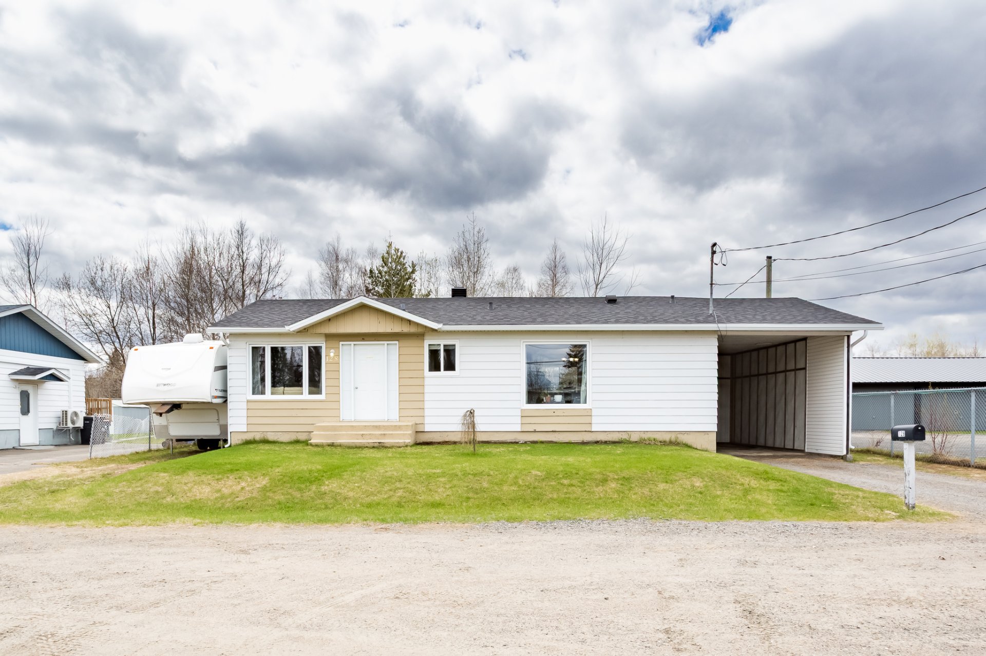MLS: 22532084