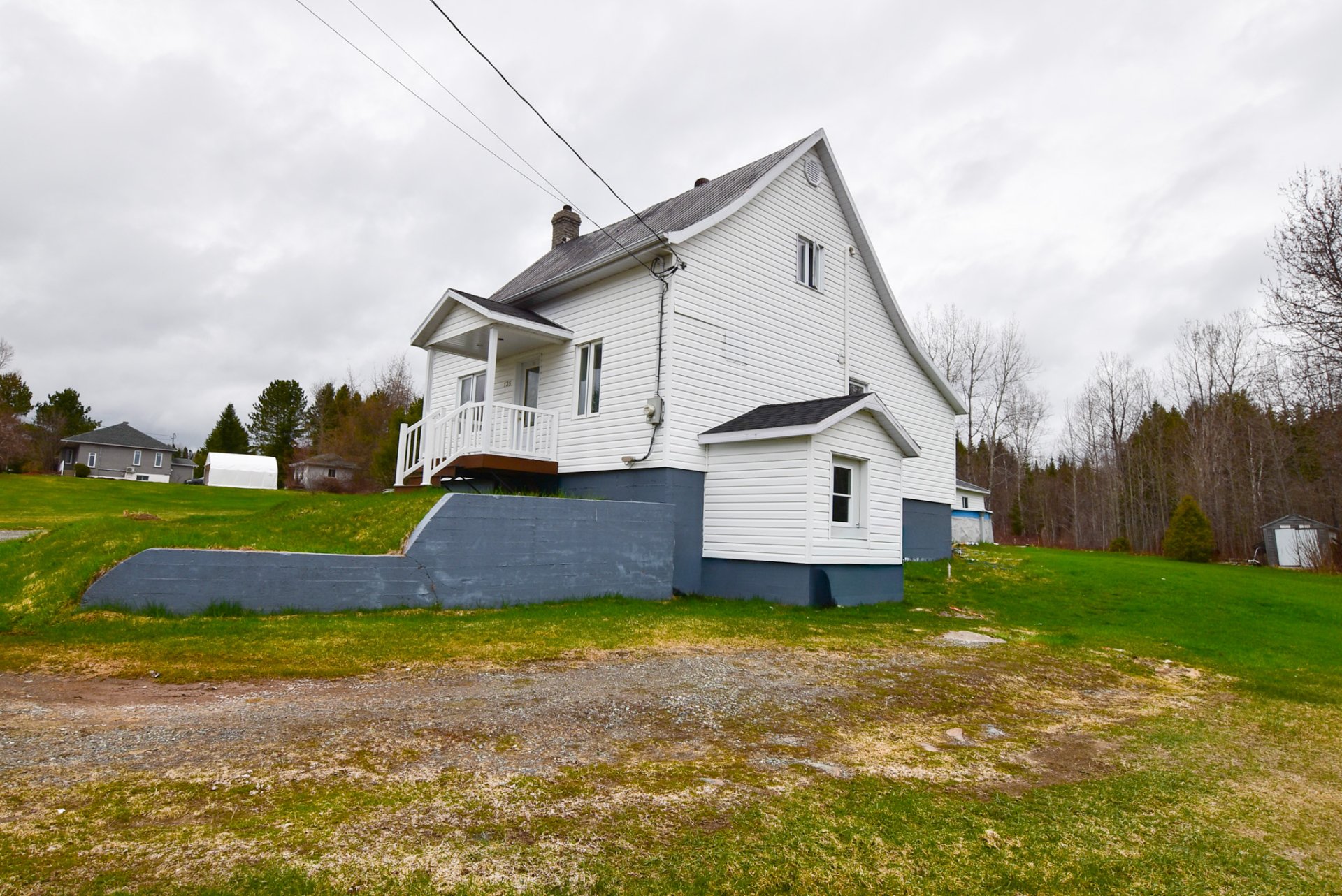 MLS: 22400392