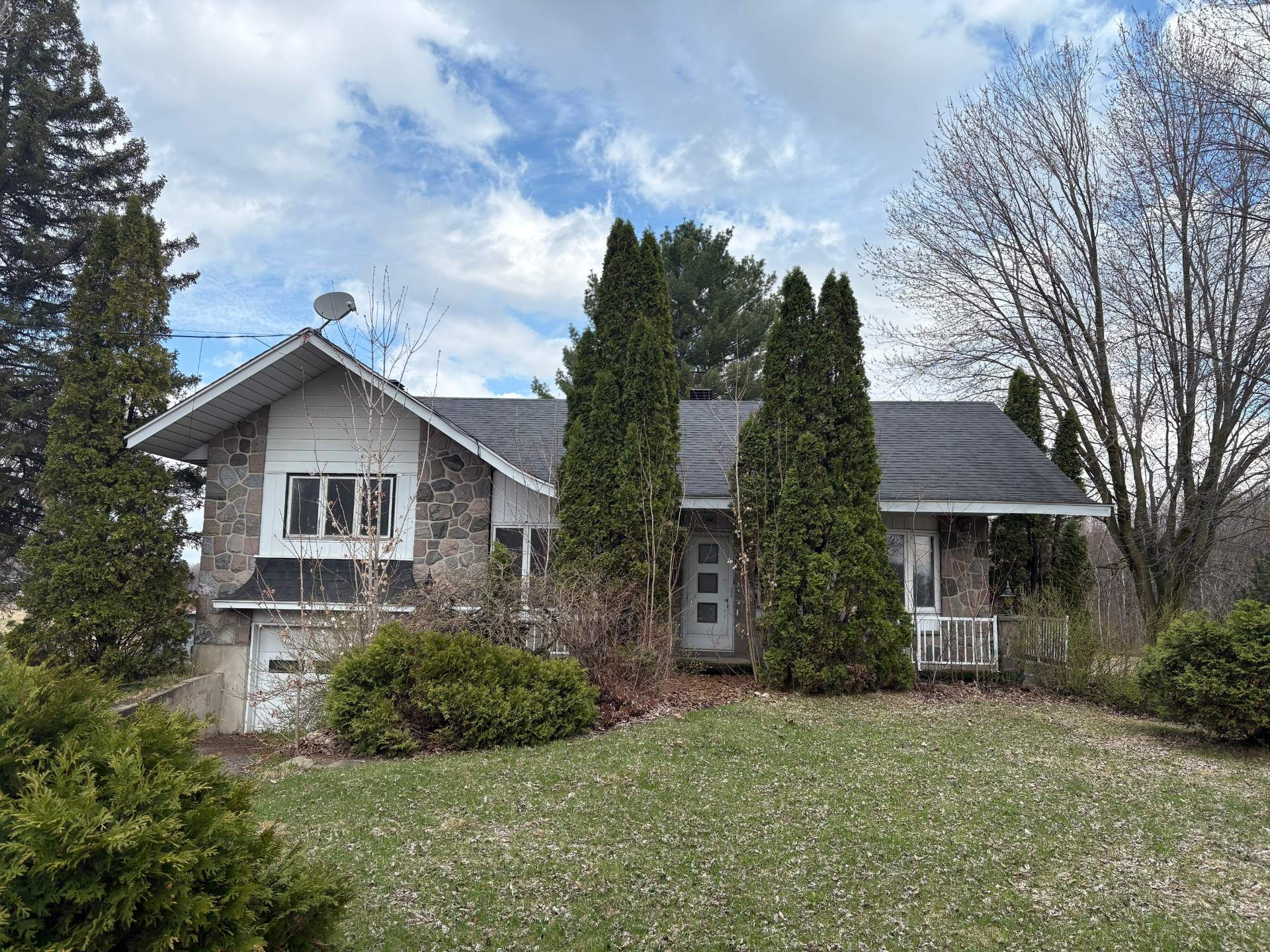 MLS: 28936326
