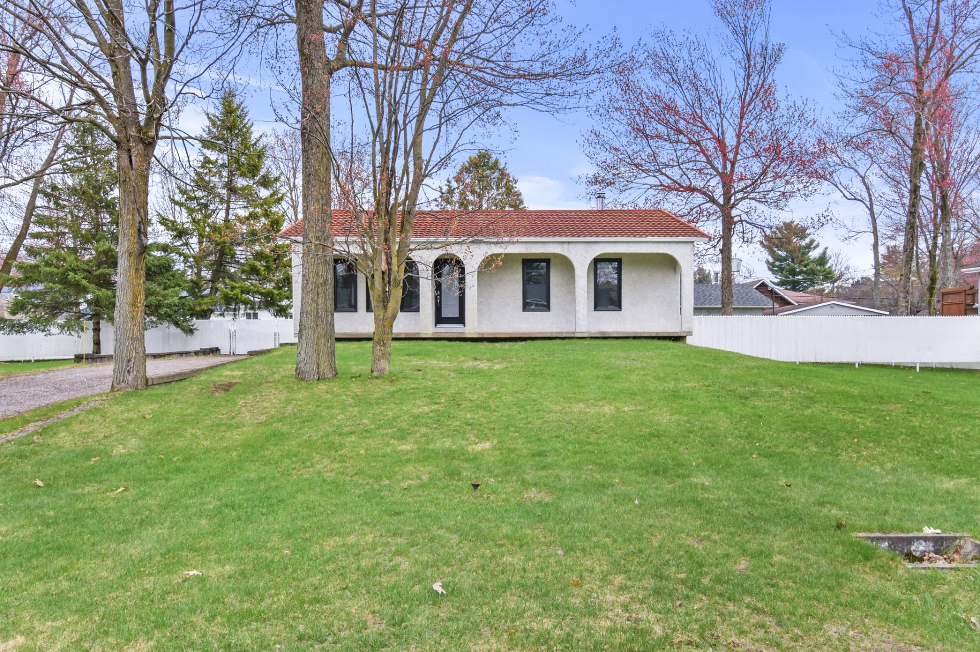 MLS: 19856474