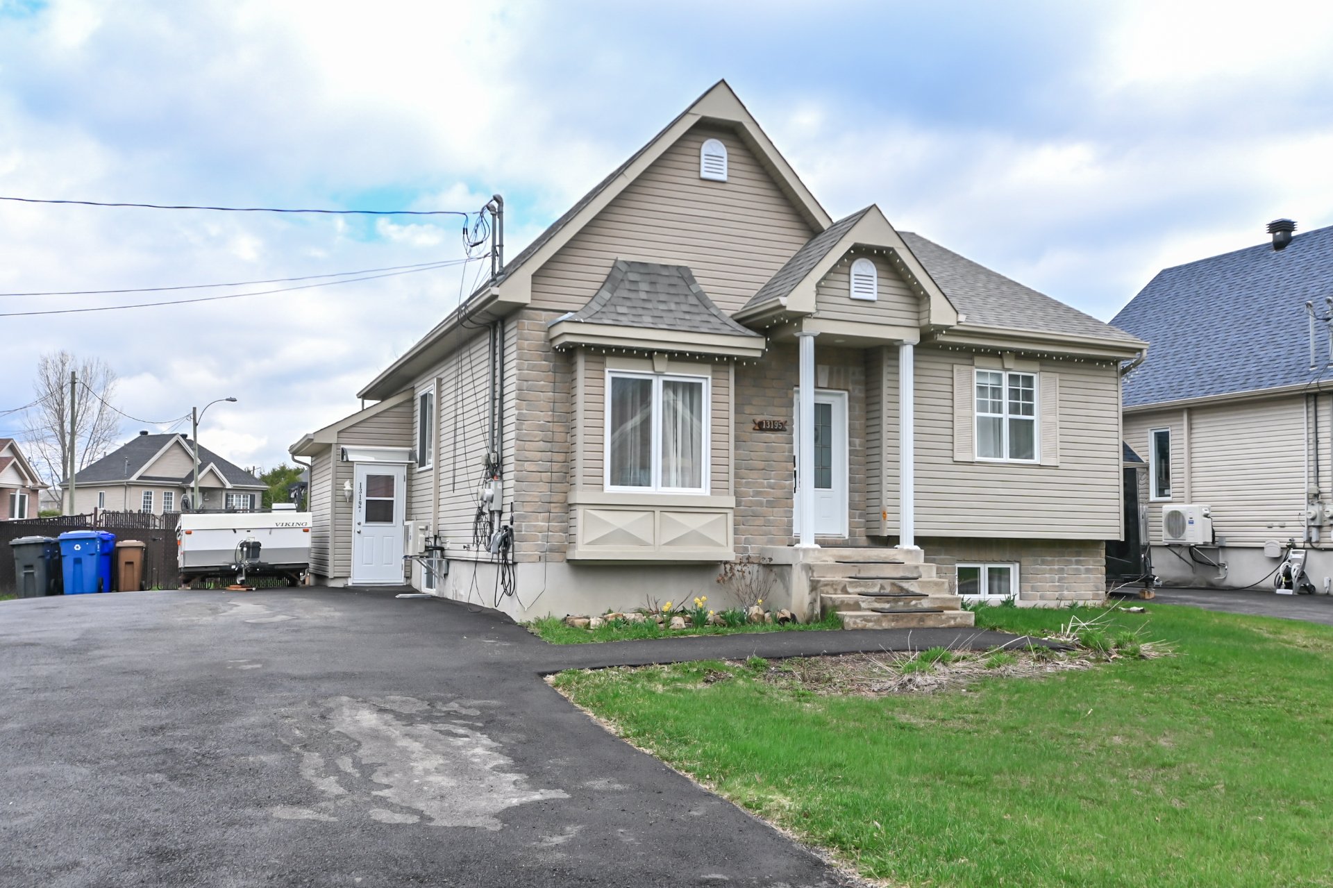 MLS: 27059841