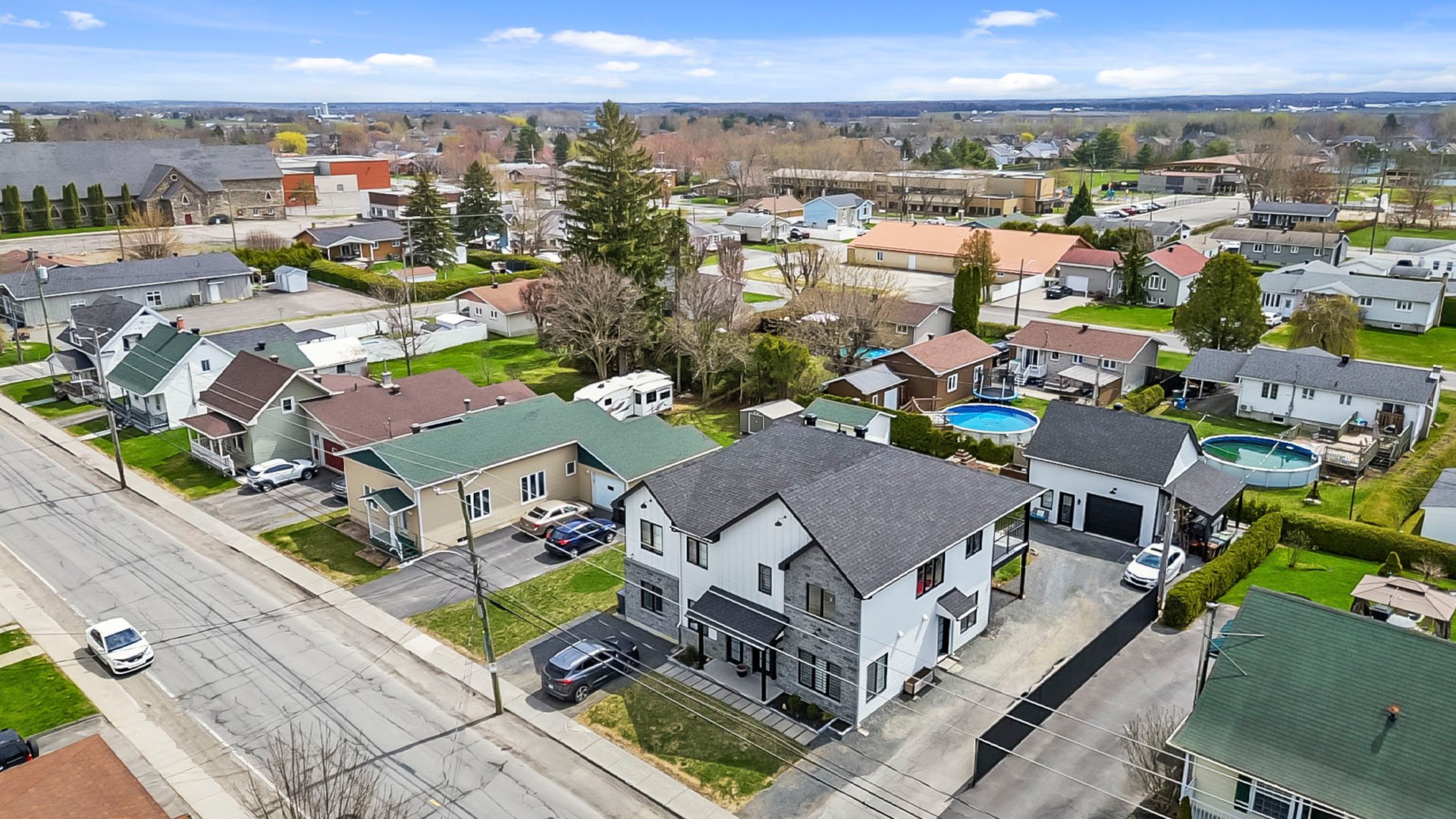 MLS: 28550925