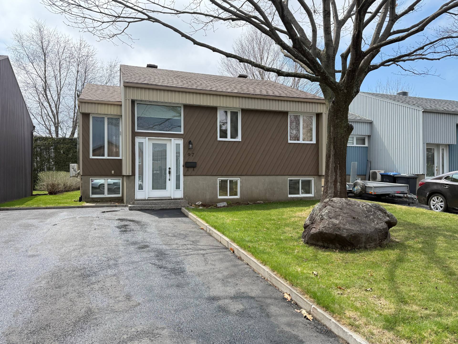 MLS: 27519821