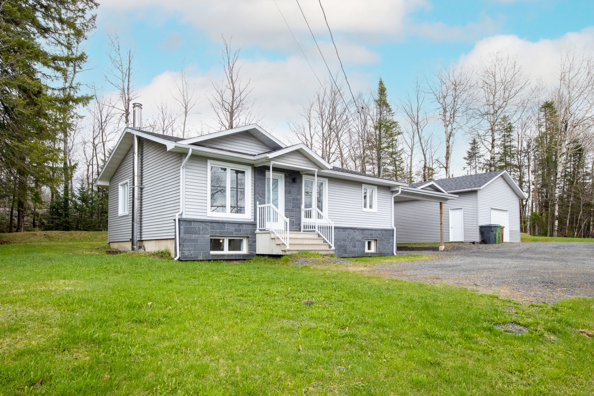 MLS: 27016108