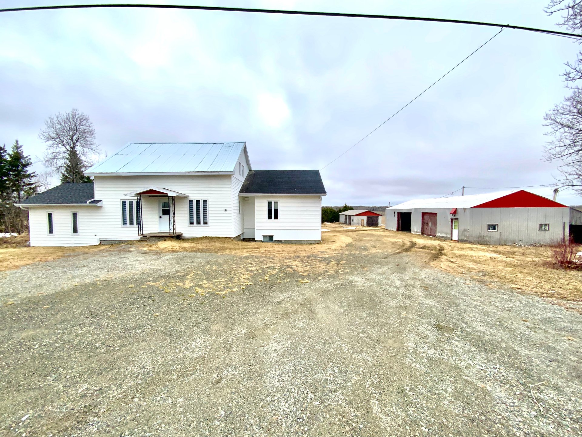 MLS: 25982826