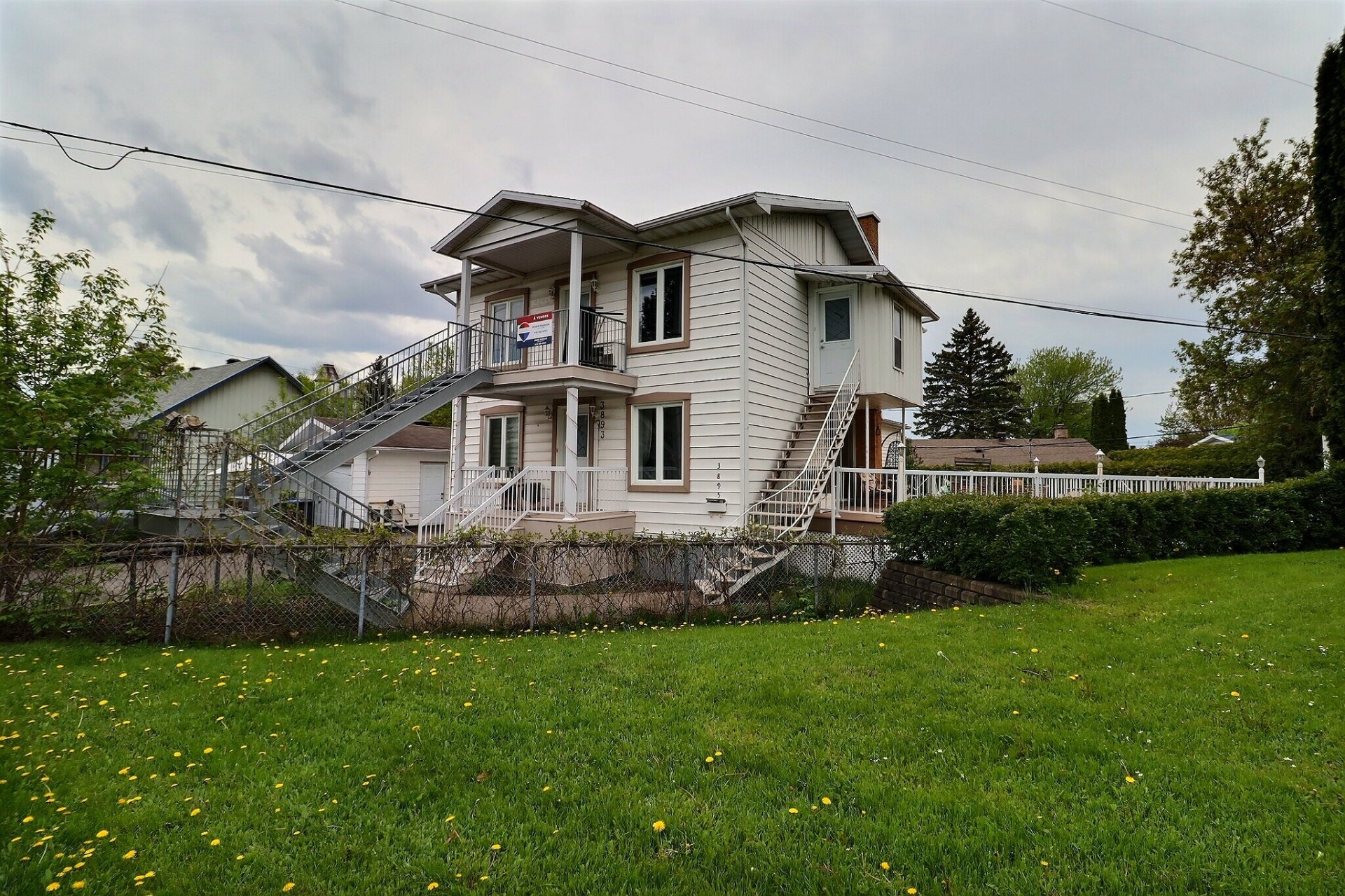 MLS: 23998445