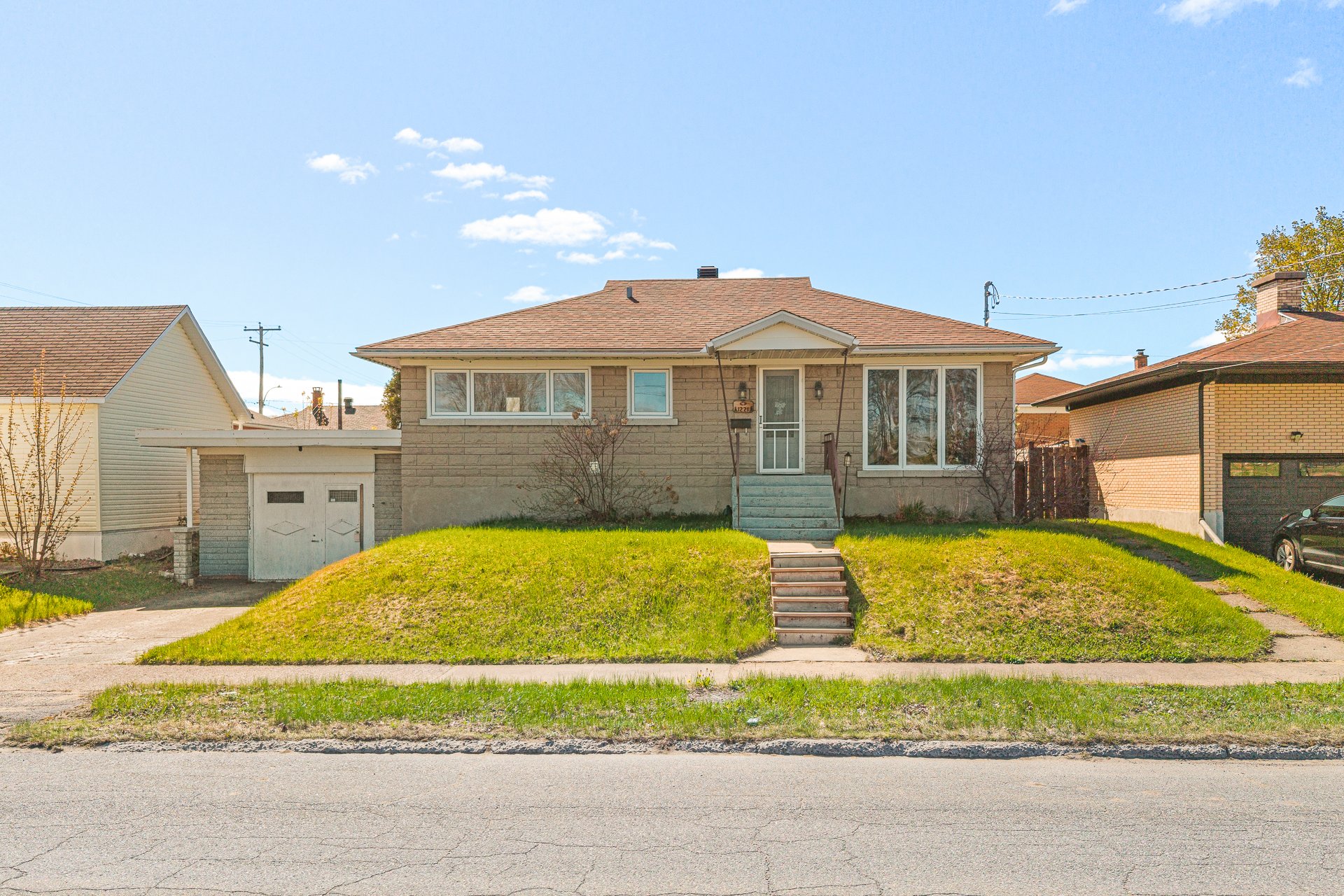 MLS: 27125909
