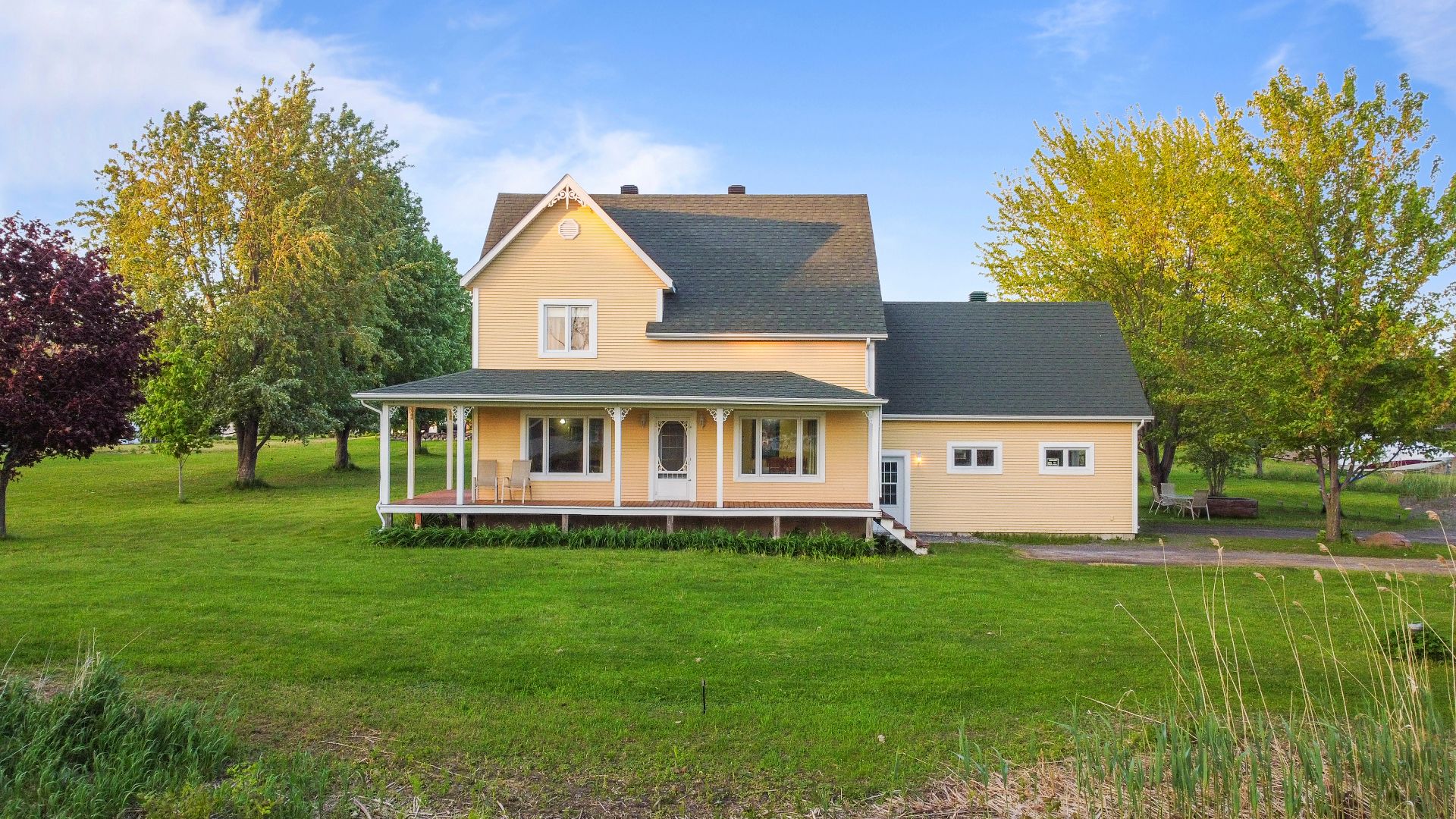 MLS: 23065078