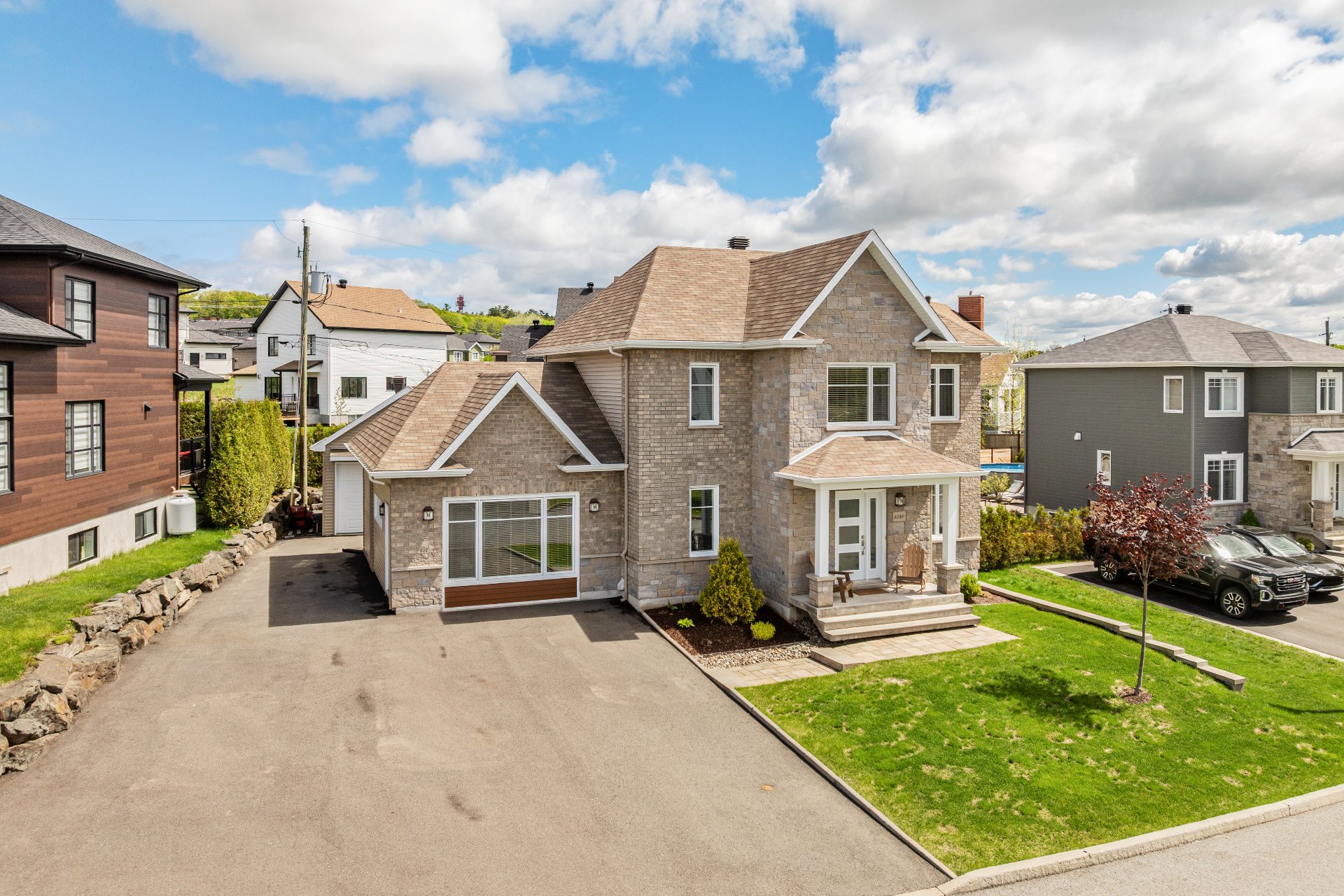 MLS: 17907351