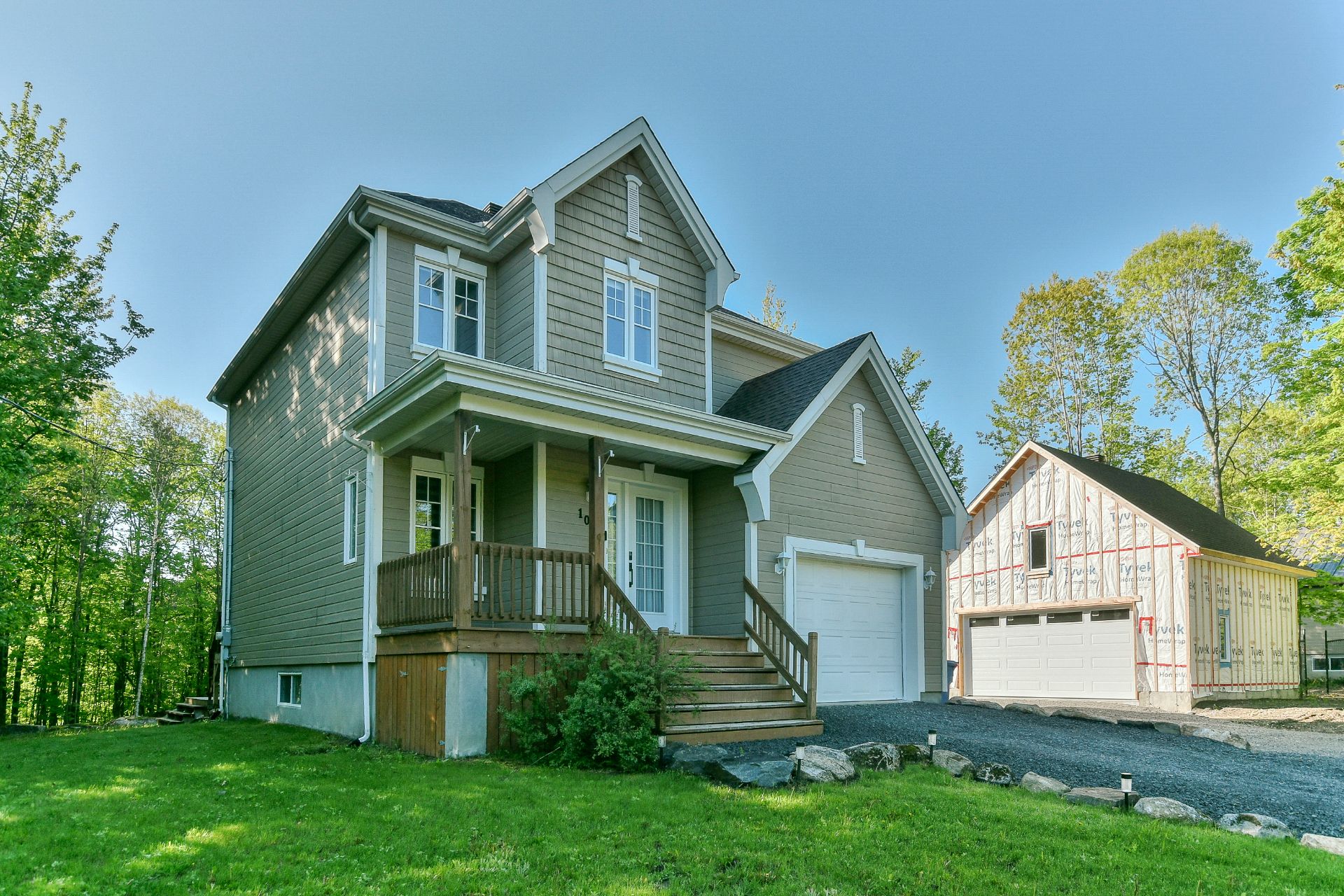 MLS: 26854324