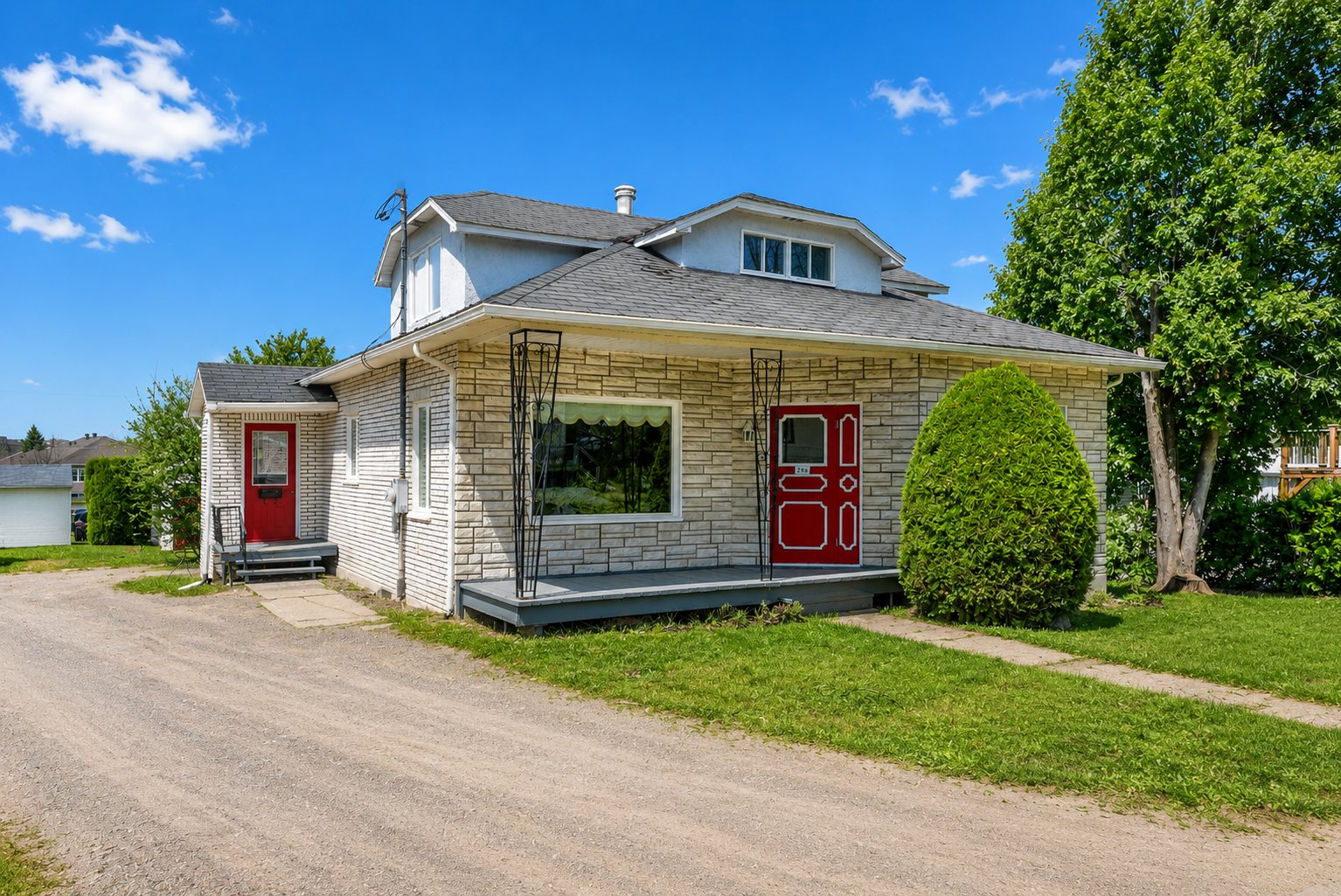MLS: 25805260