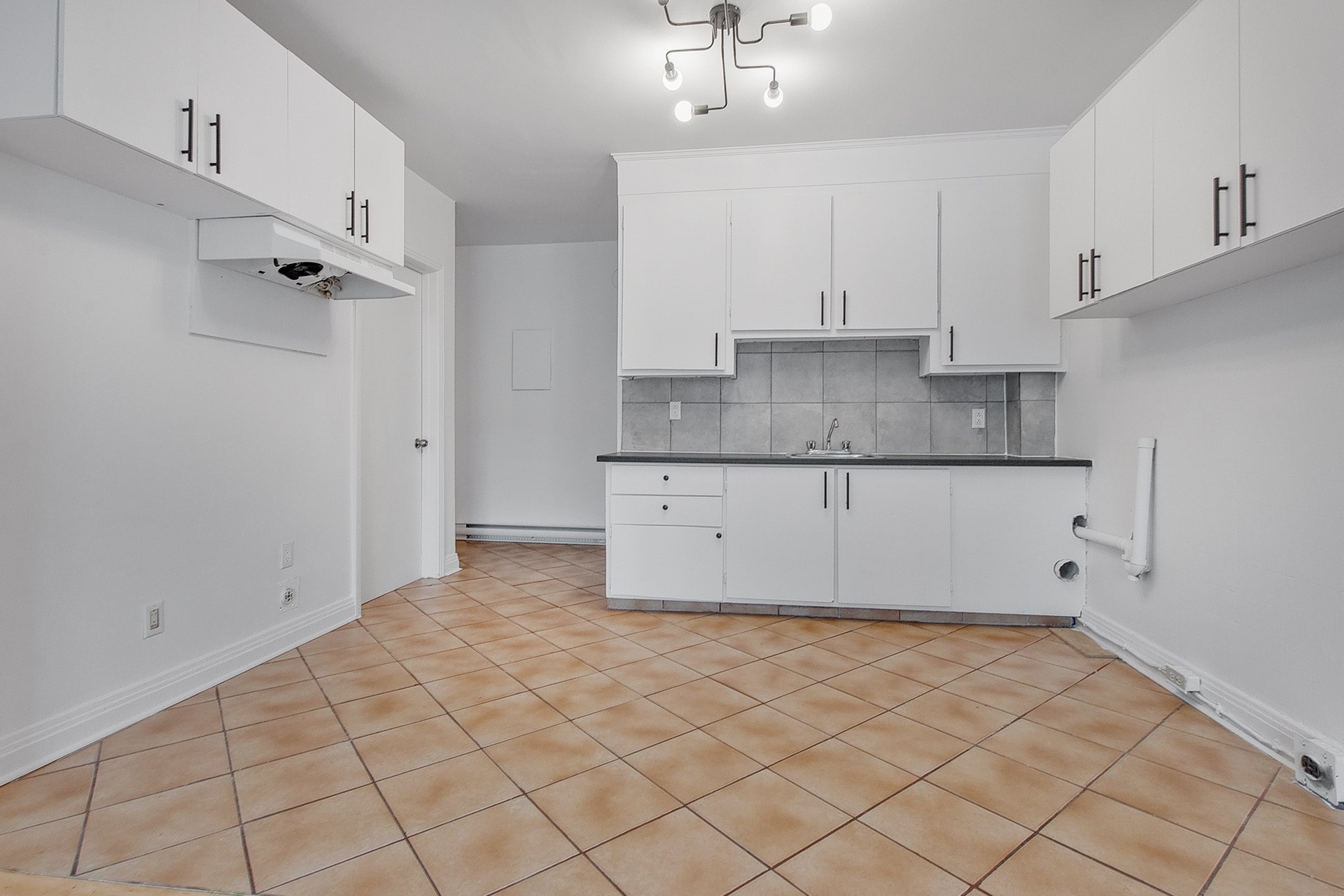 MLS: 25606165