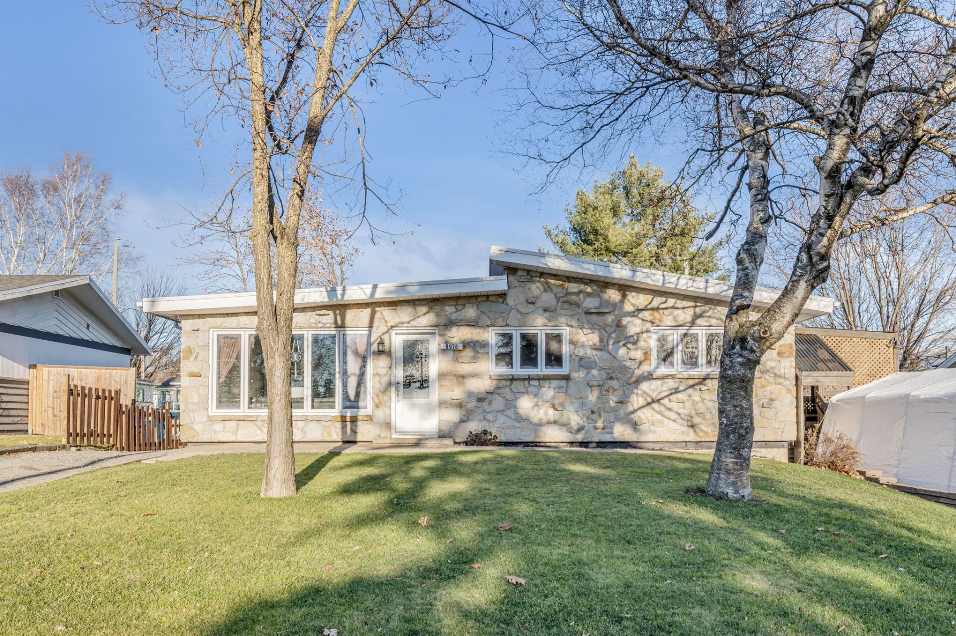 MLS: 24041522