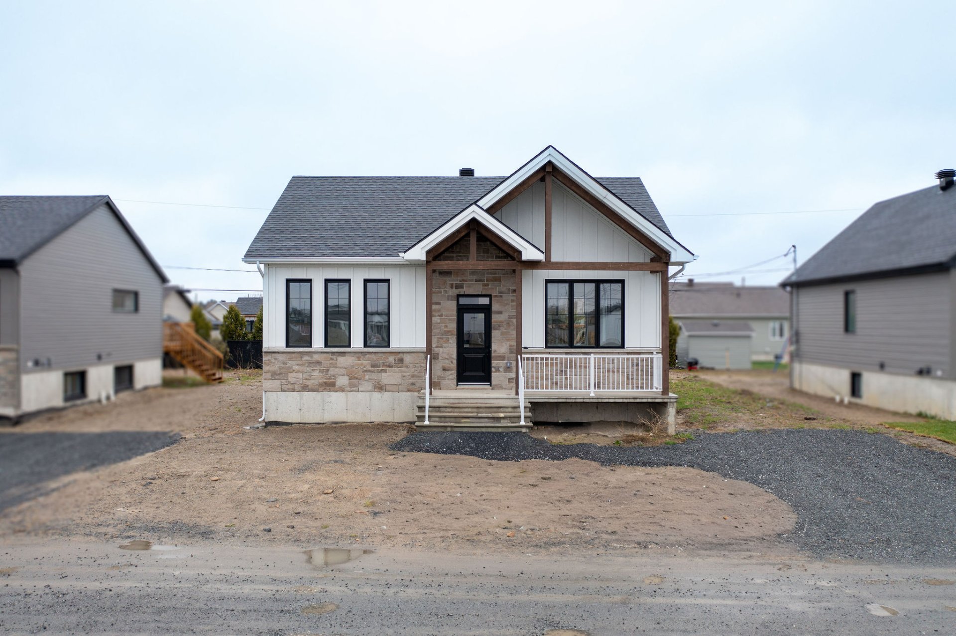 MLS: 24493281